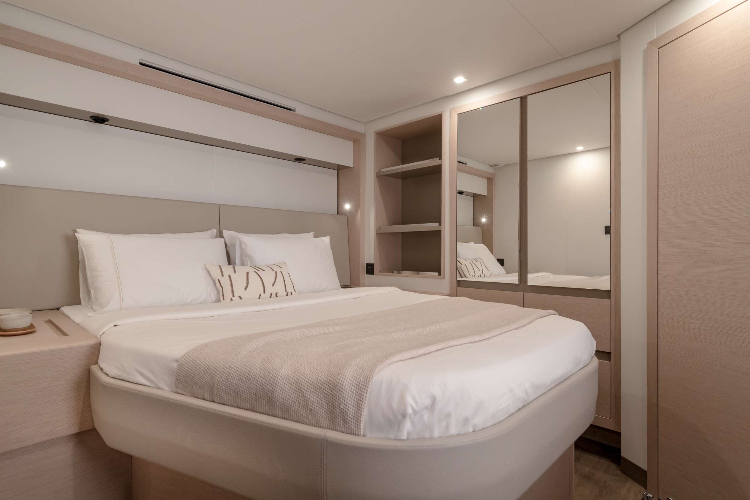 Fountaine Pajot Power 80 (6 cab) — photo 2