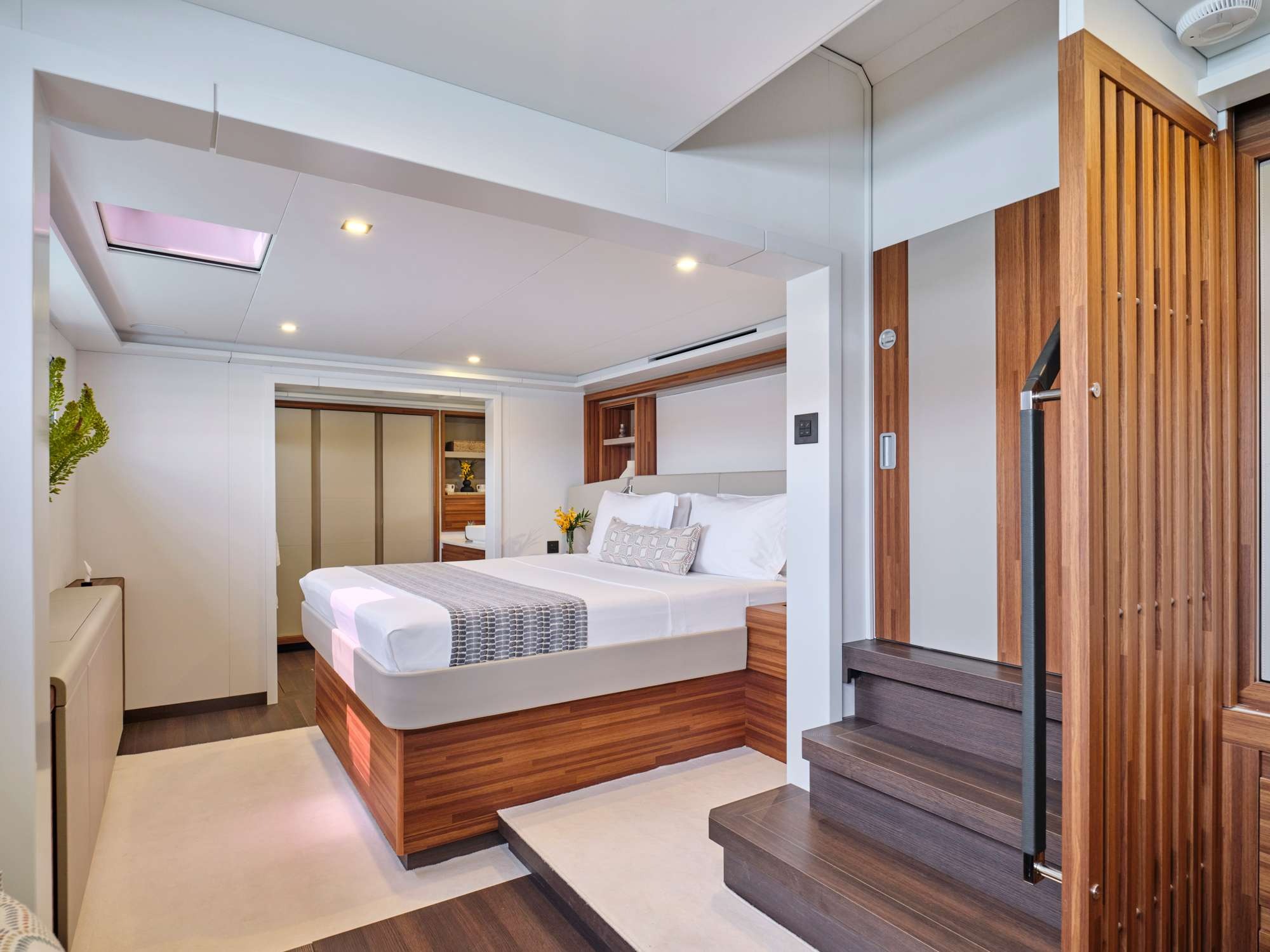 Fountaine Pajot Power 80 (5 cab) — photo 3