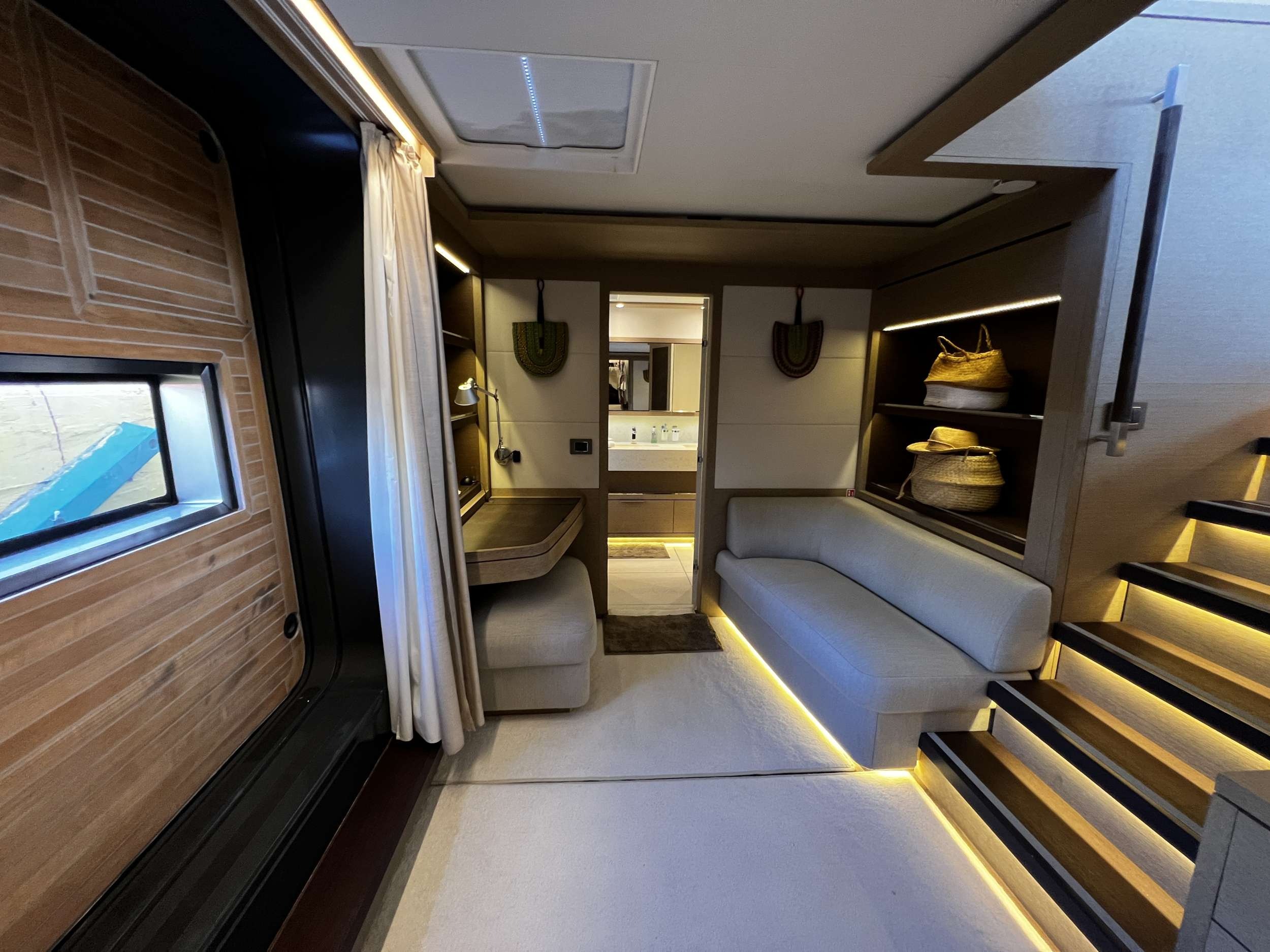 Lagoon Seventy 8 (3 cab) — photo 6