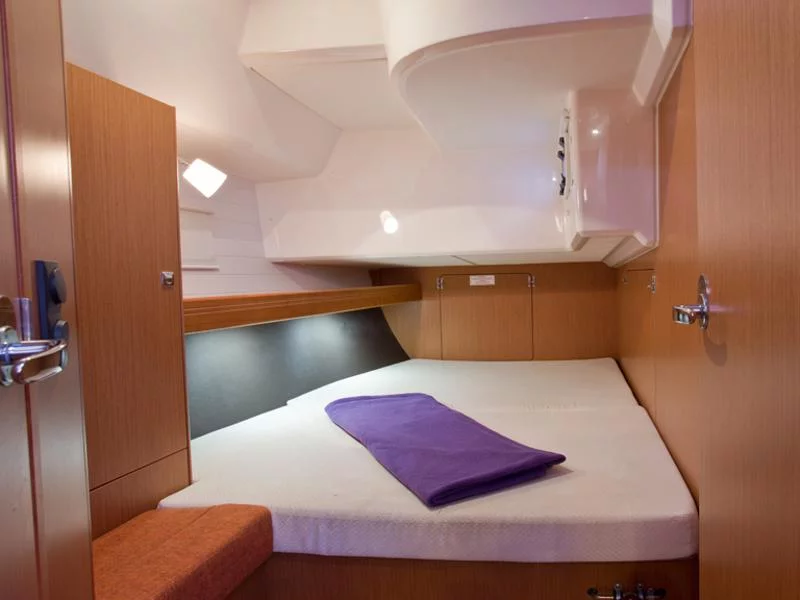 Bavaria 46 Cruiser (DEA) interior - 10