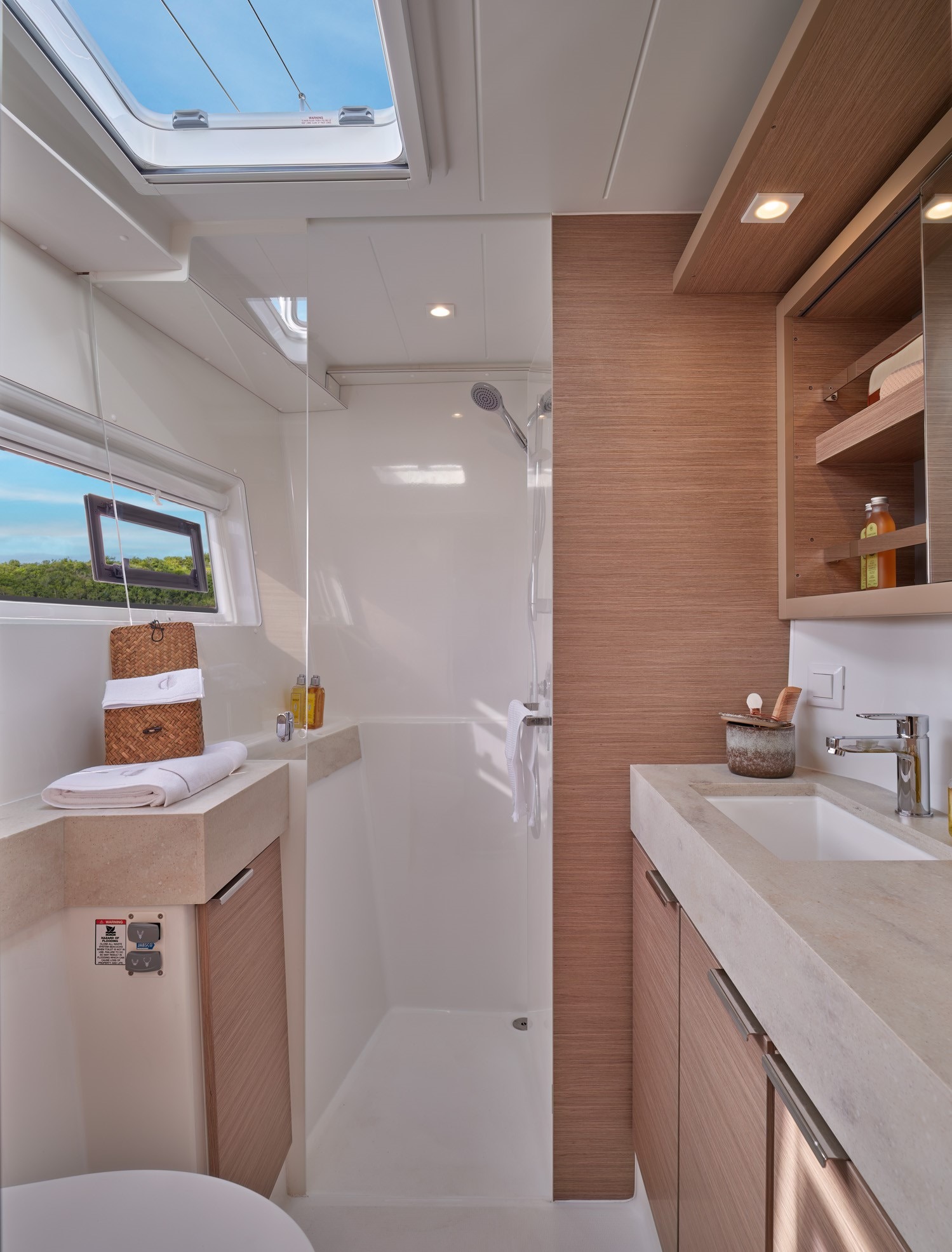 Lagoon 40 — photo 10