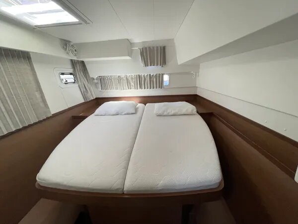 Photo #11 - Lagoon 42 (Art of Liberty) en Rhodes - 24875