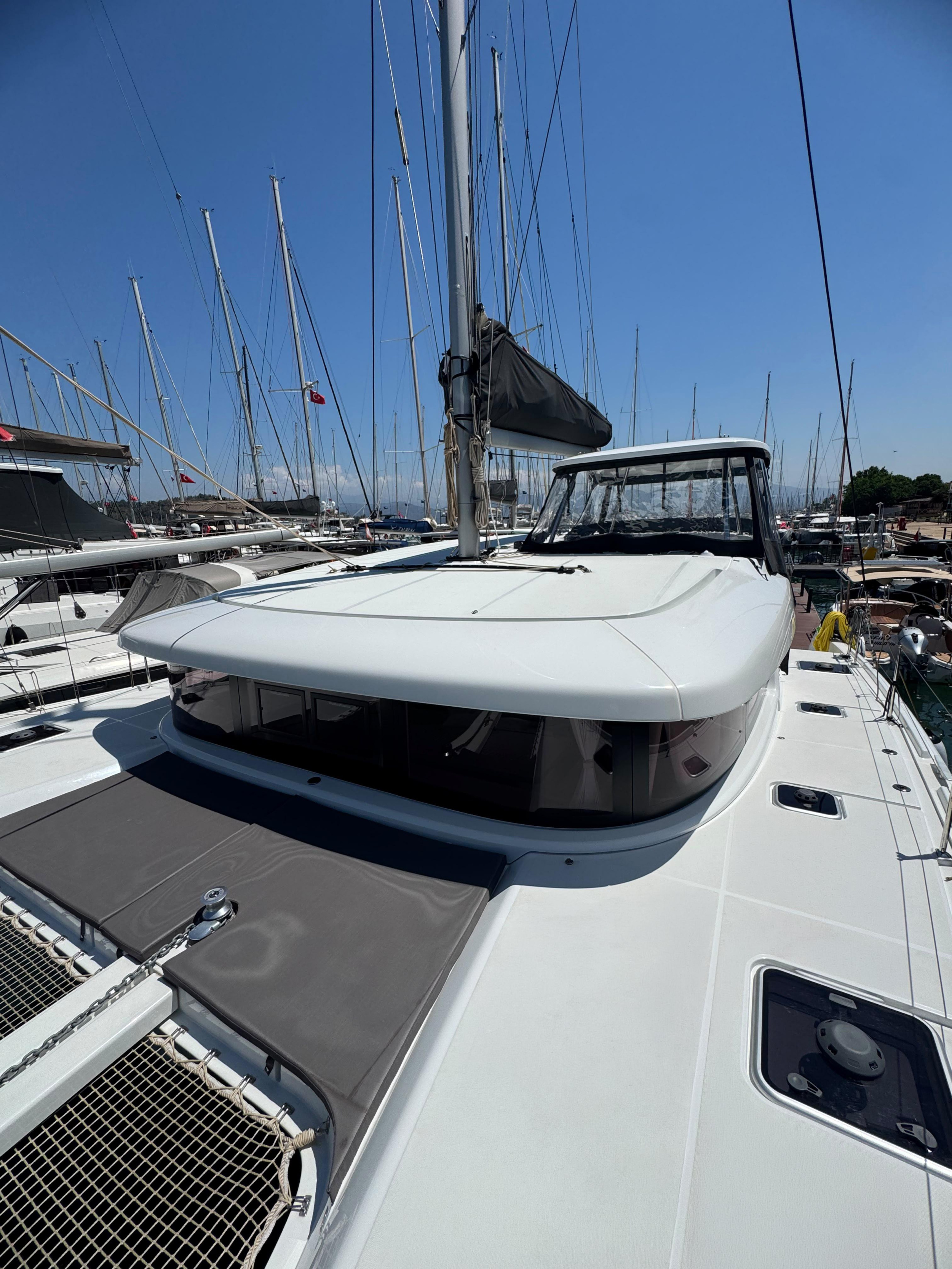 Lagoon 42 — photo 25