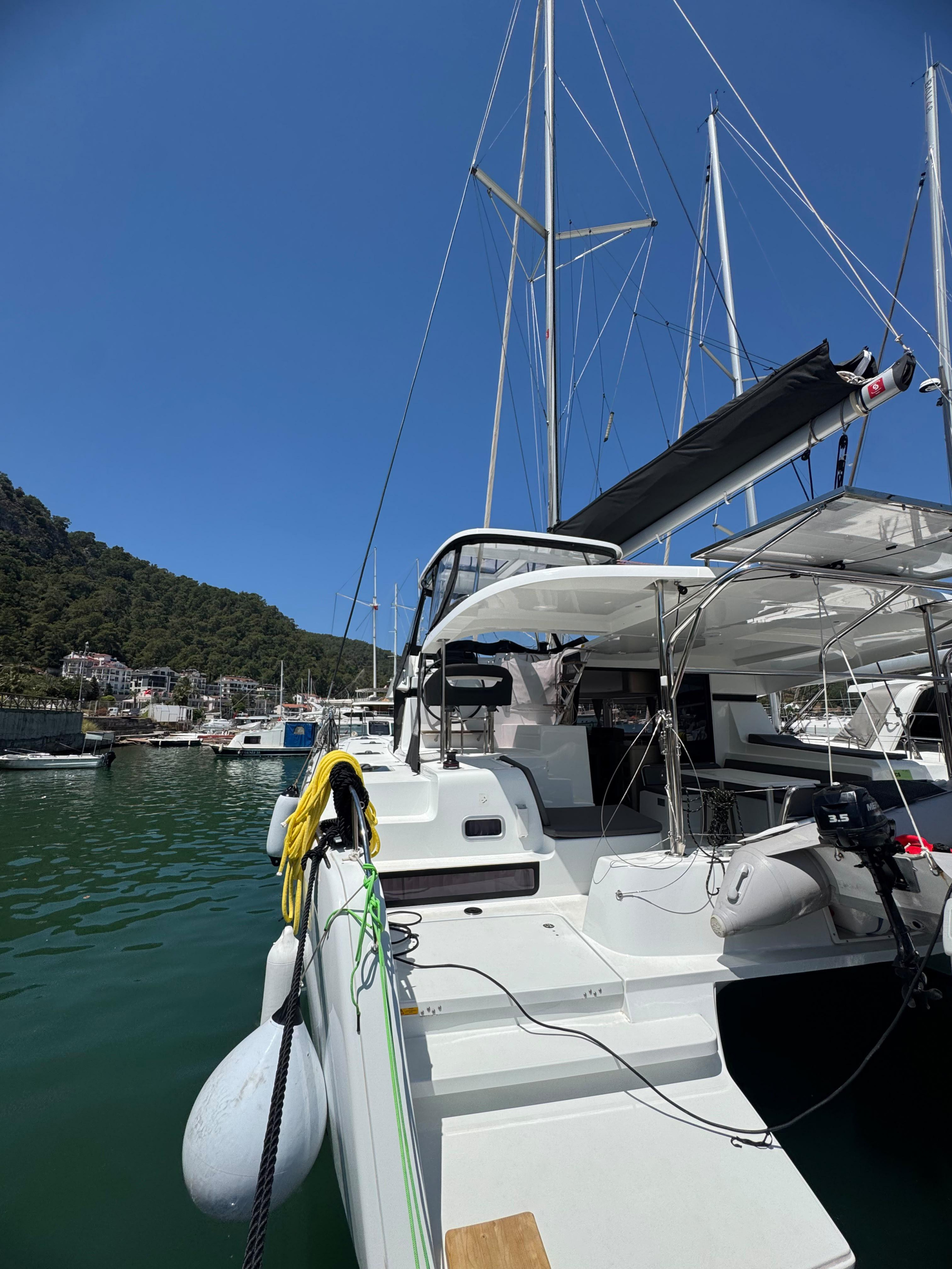 Lagoon 42 — photo 13