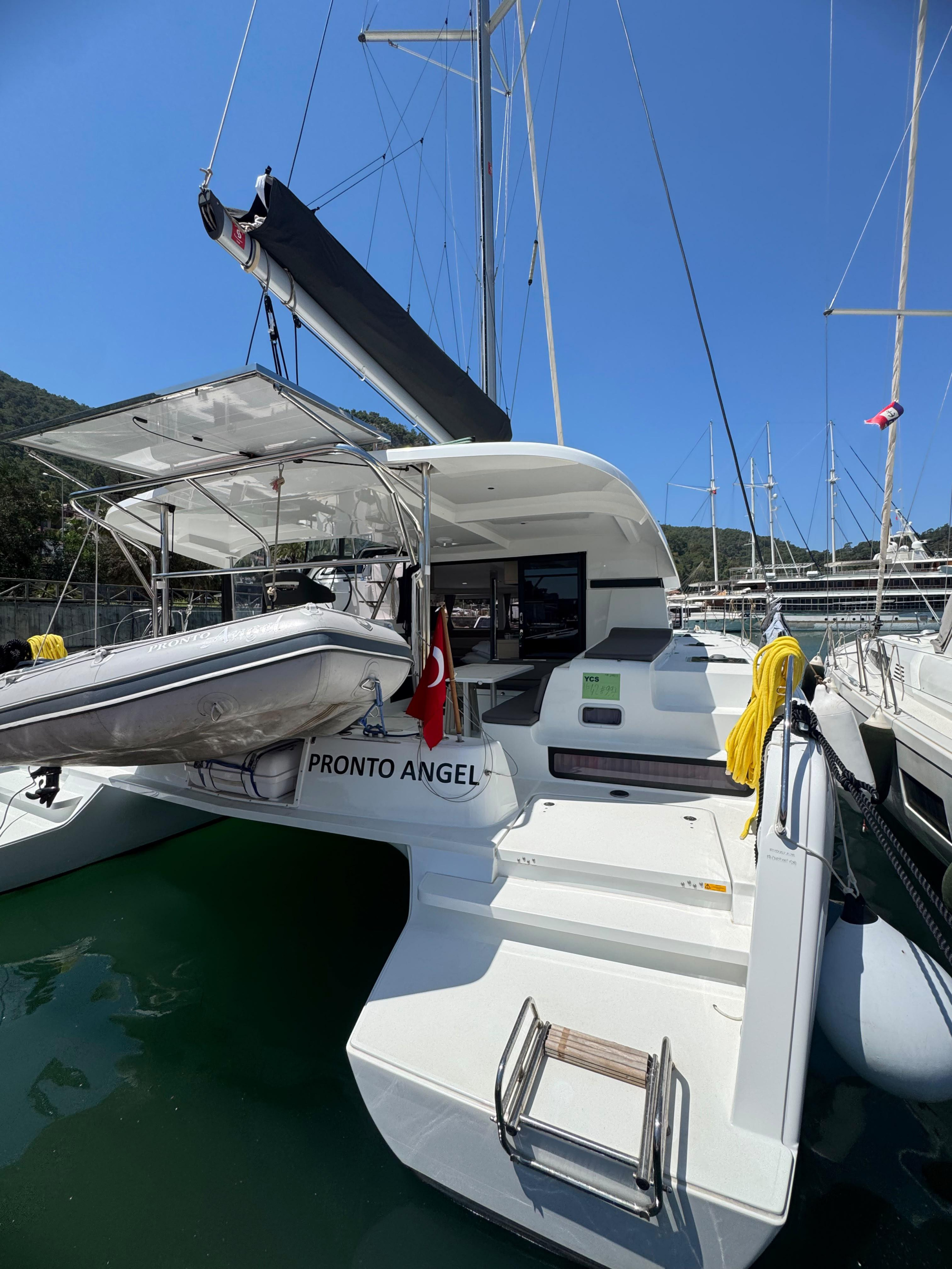 Lagoon 42 — photo 14