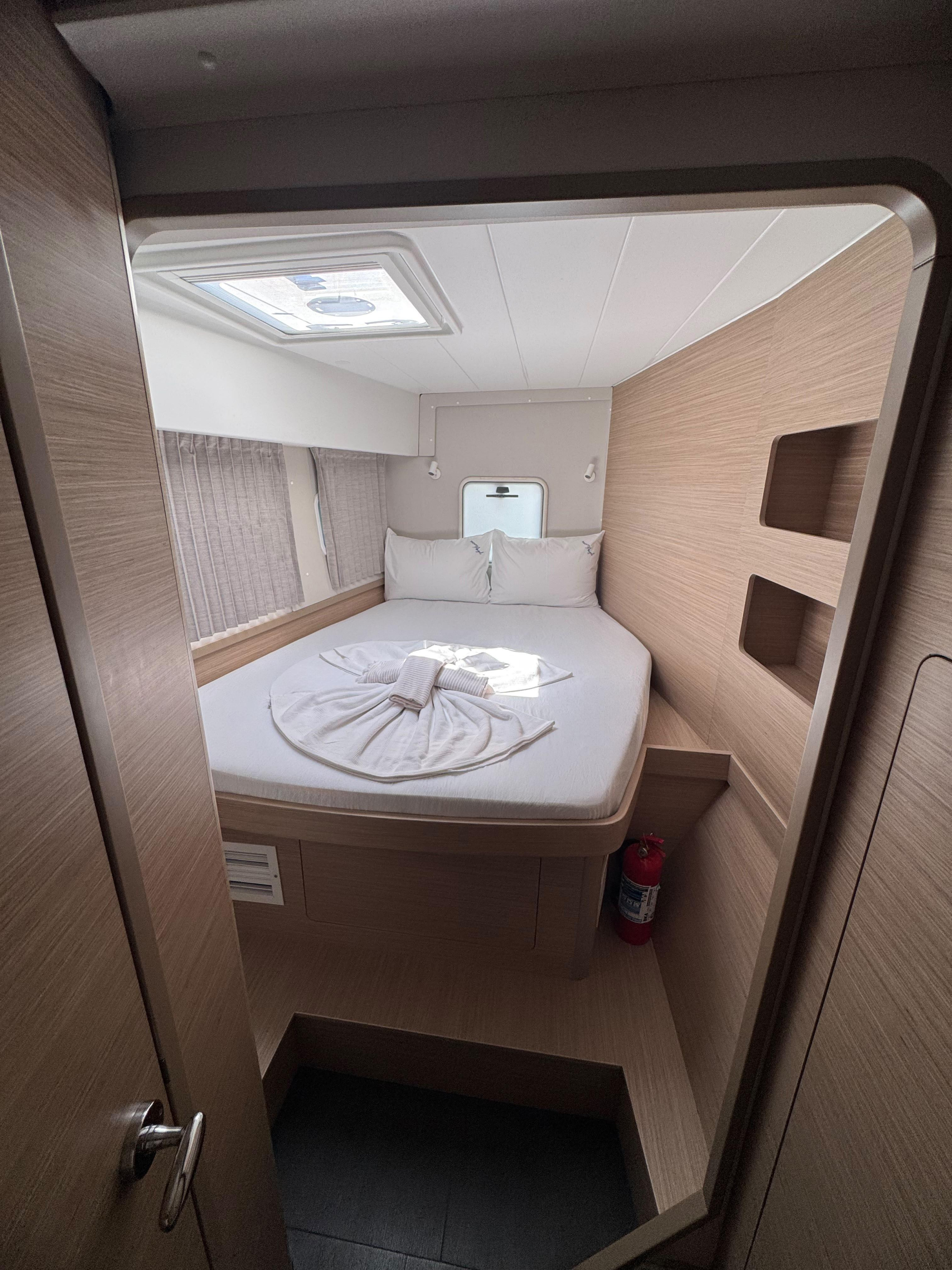 Lagoon 42 — photo 16