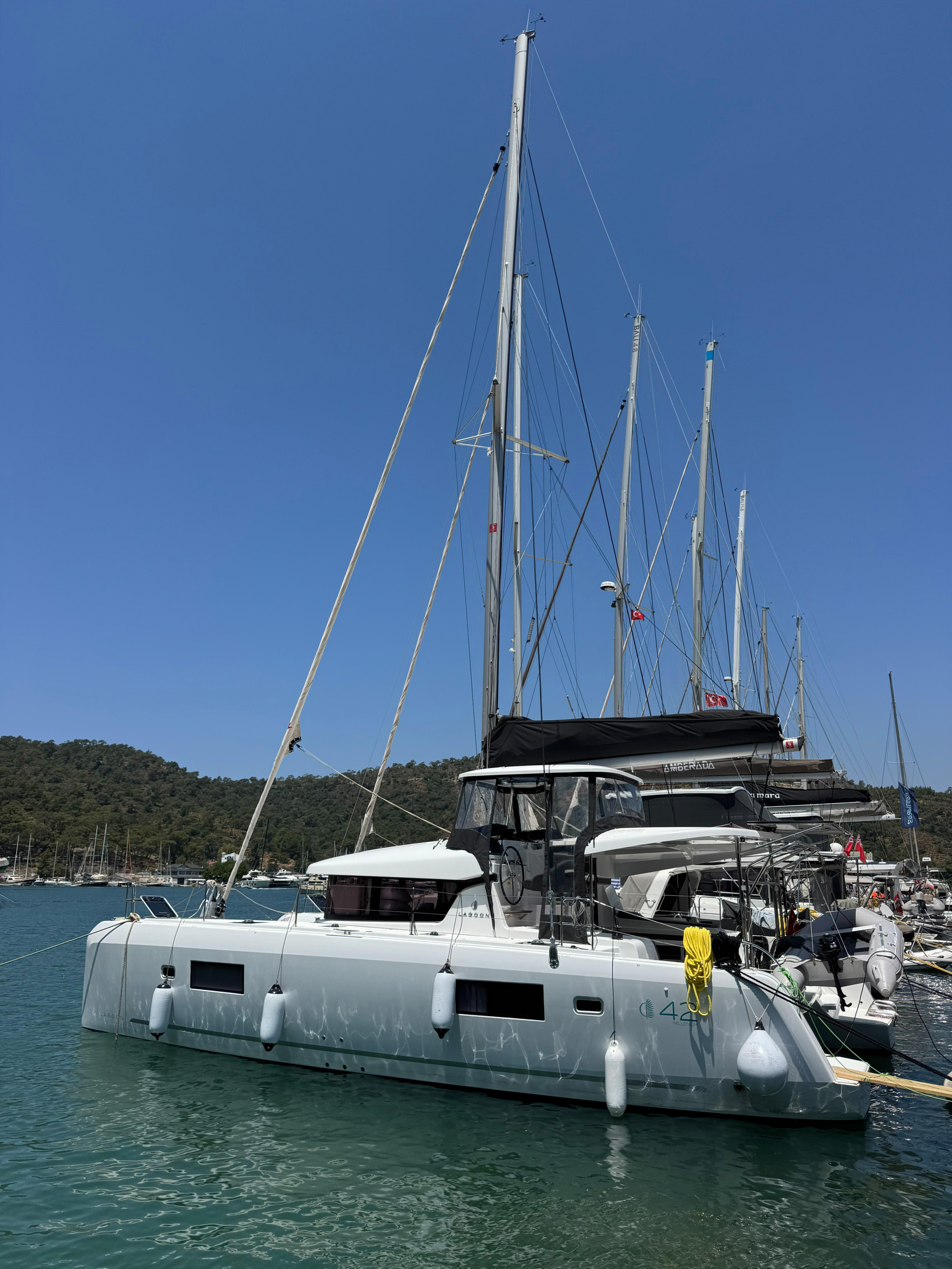 Lagoon 42 — photo 11