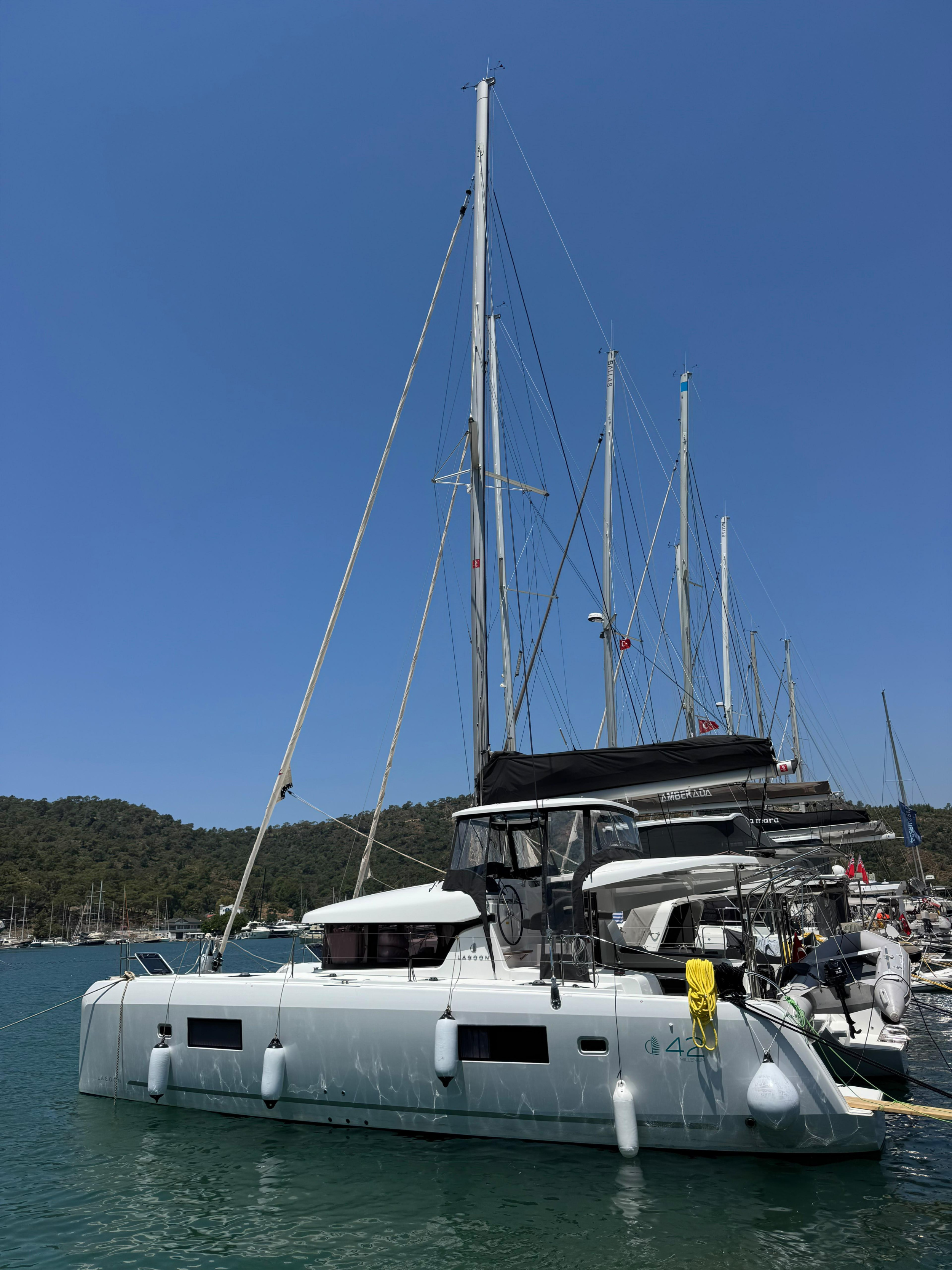 Lagoon 42 — photo 12