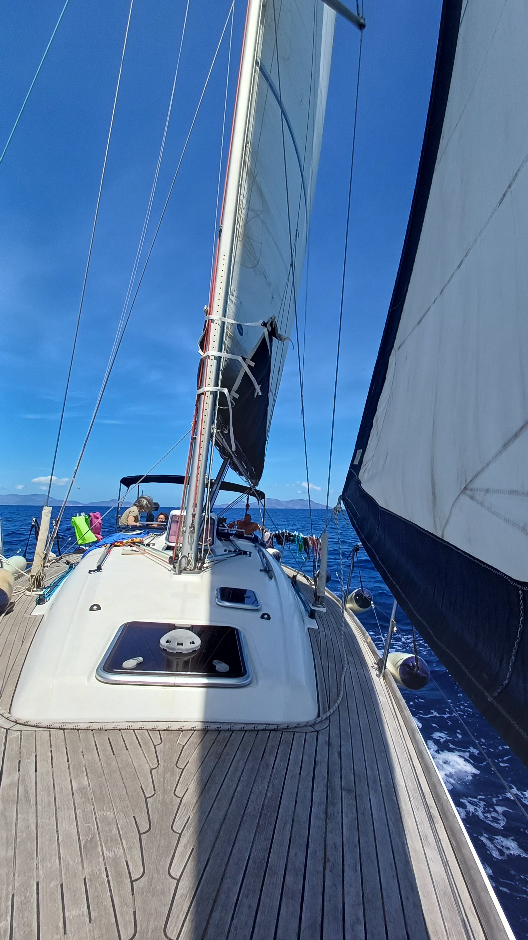 Dufour 40 Performance — photo 12