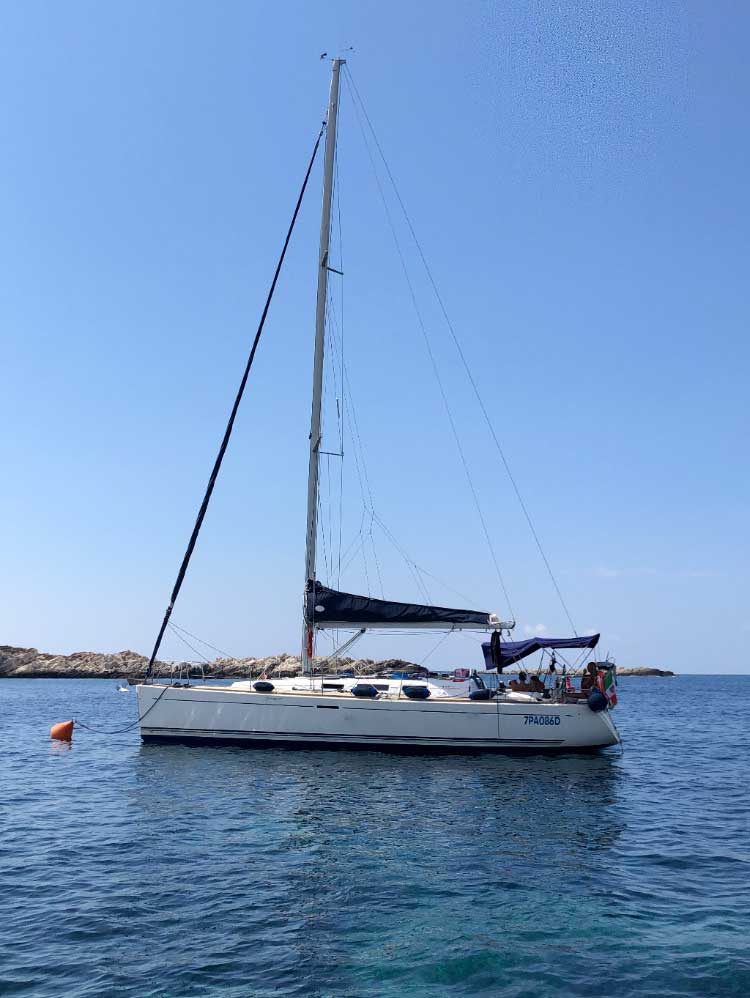 Dufour 40 Performance — photo 6