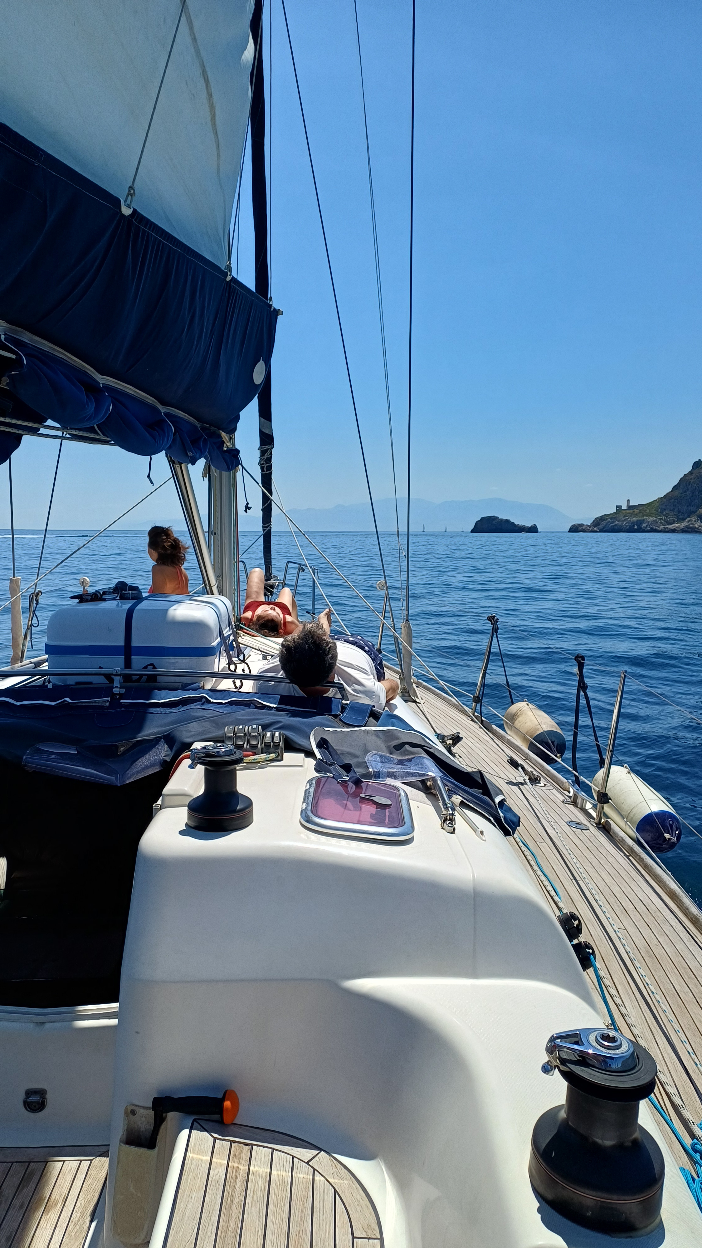 Dufour 40 Performance — photo 3