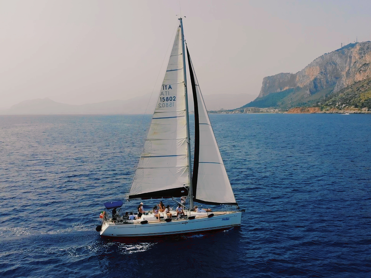 Dufour 40 Performance — photo 1