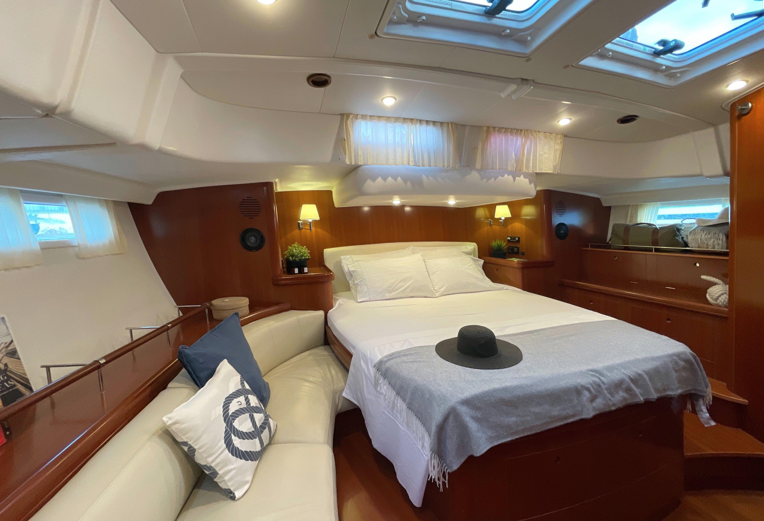 Beneteau 57 (Owner Version) — photo 19