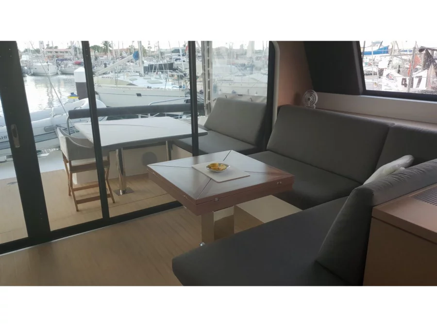 Neel 51 (TRY2FLY) Interior image - 18