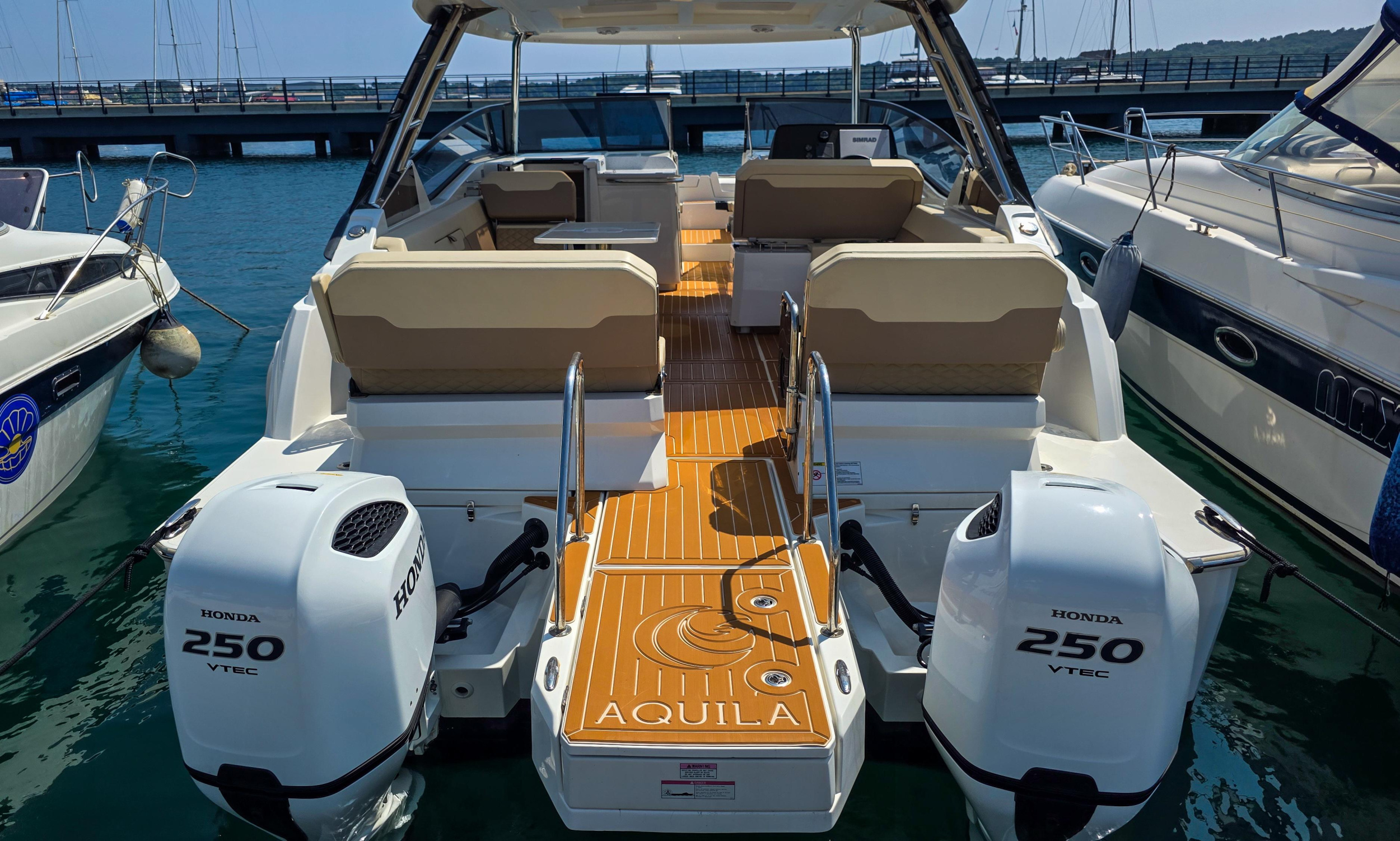 Aquila 32 Sport — photo 6