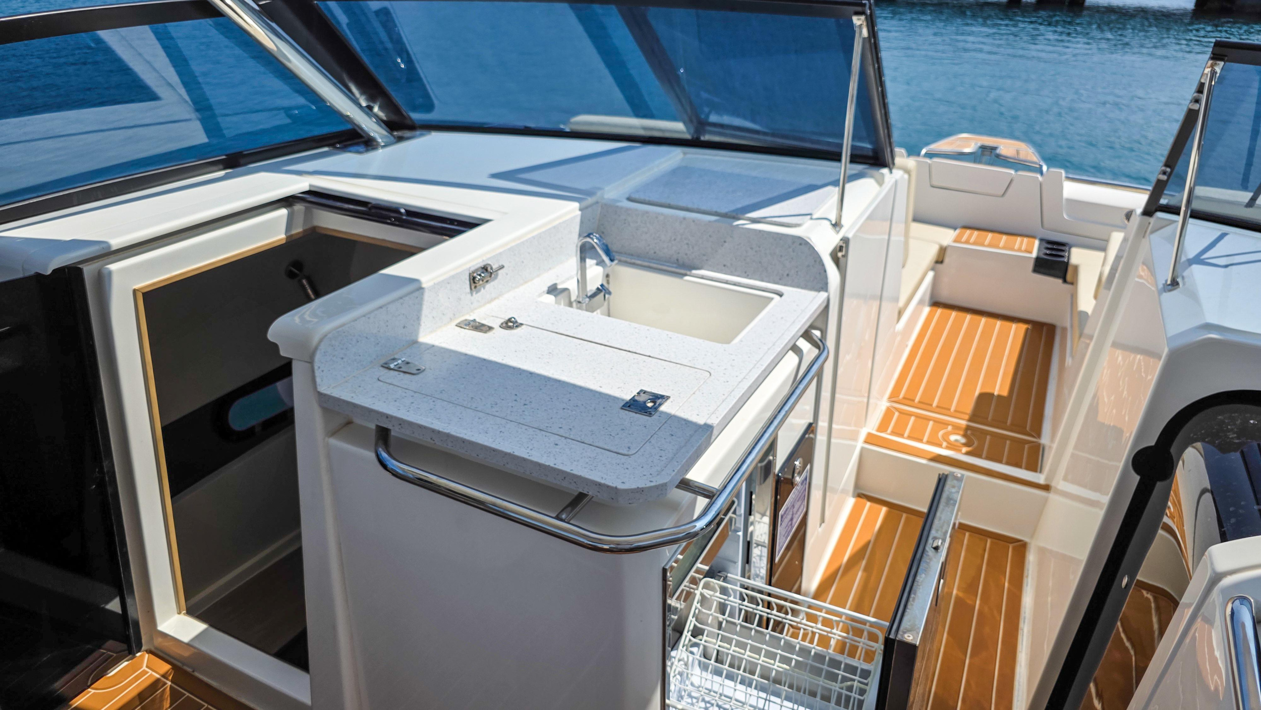 Aquila 32 Sport — photo 2