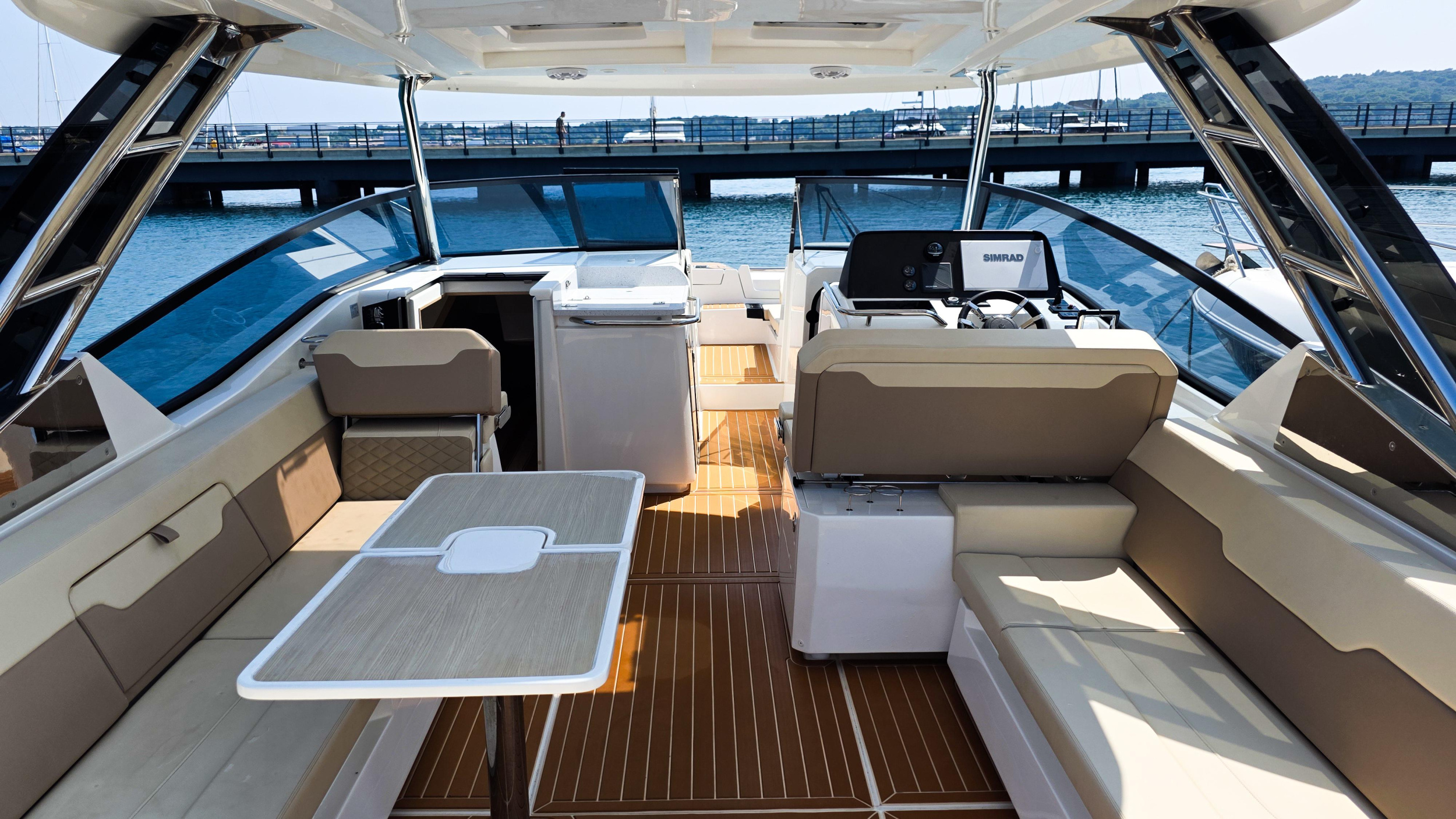 Aquila 32 Sport — photo 10