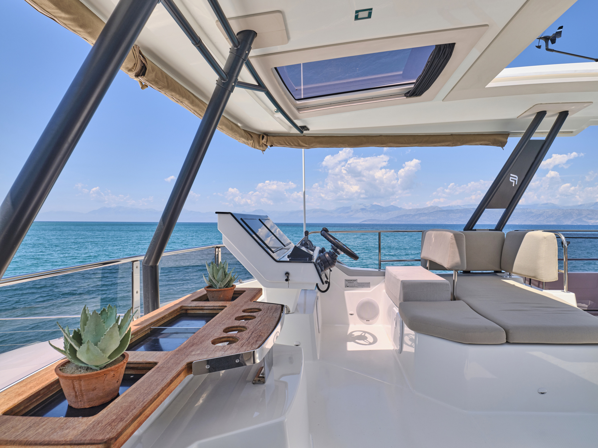 Fountaine Pajot Power Alegria 67 (5 cab) — photo 53