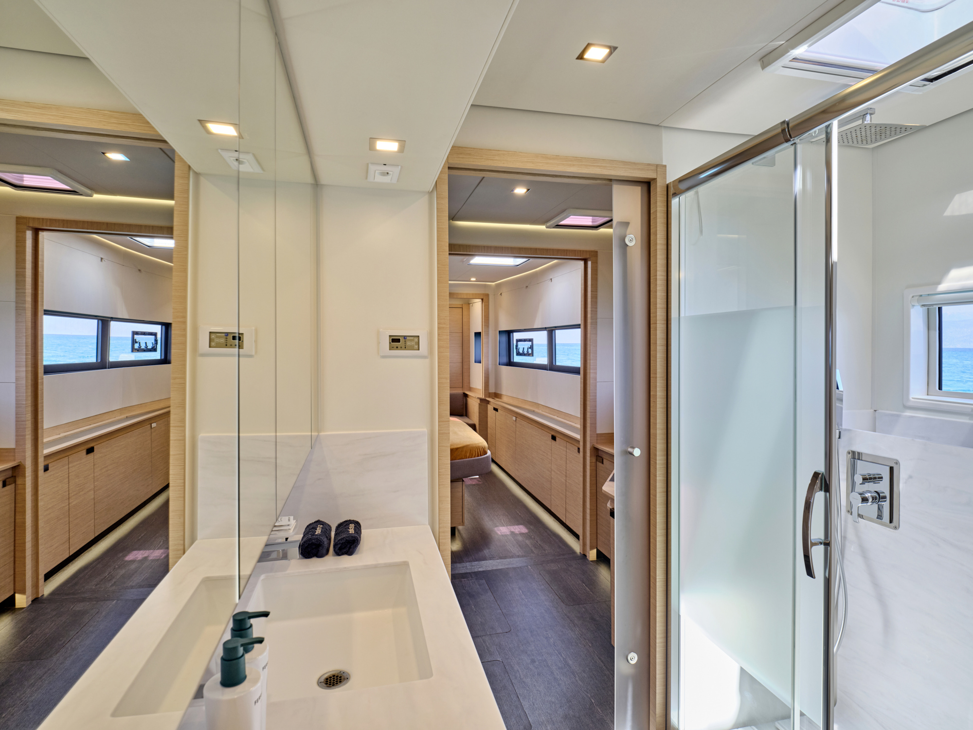 Fountaine Pajot Power Alegria 67 (5 cab) — photo 62