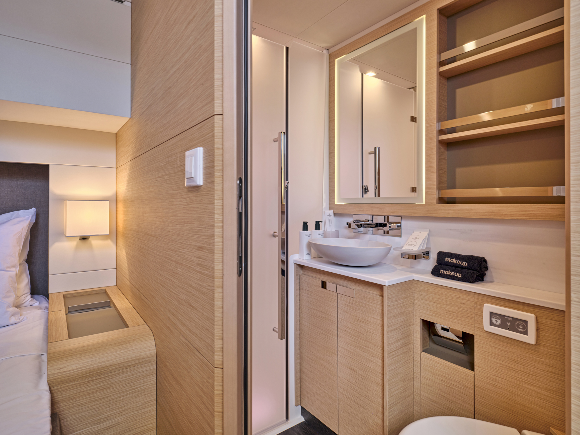 Fountaine Pajot Power Alegria 67 (5 cab) — photo 42
