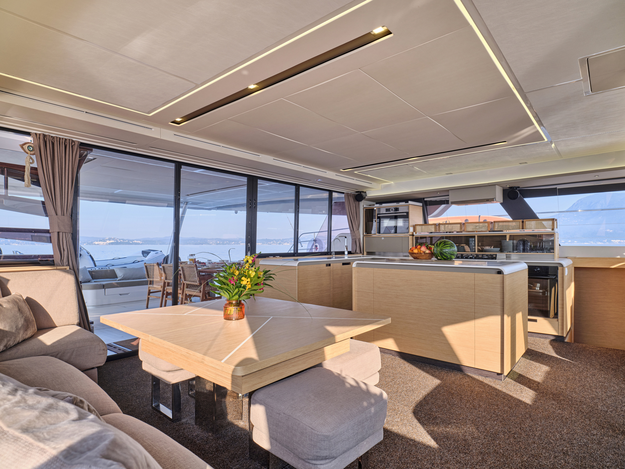Fountaine Pajot Power Alegria 67 (5 cab) — photo 27