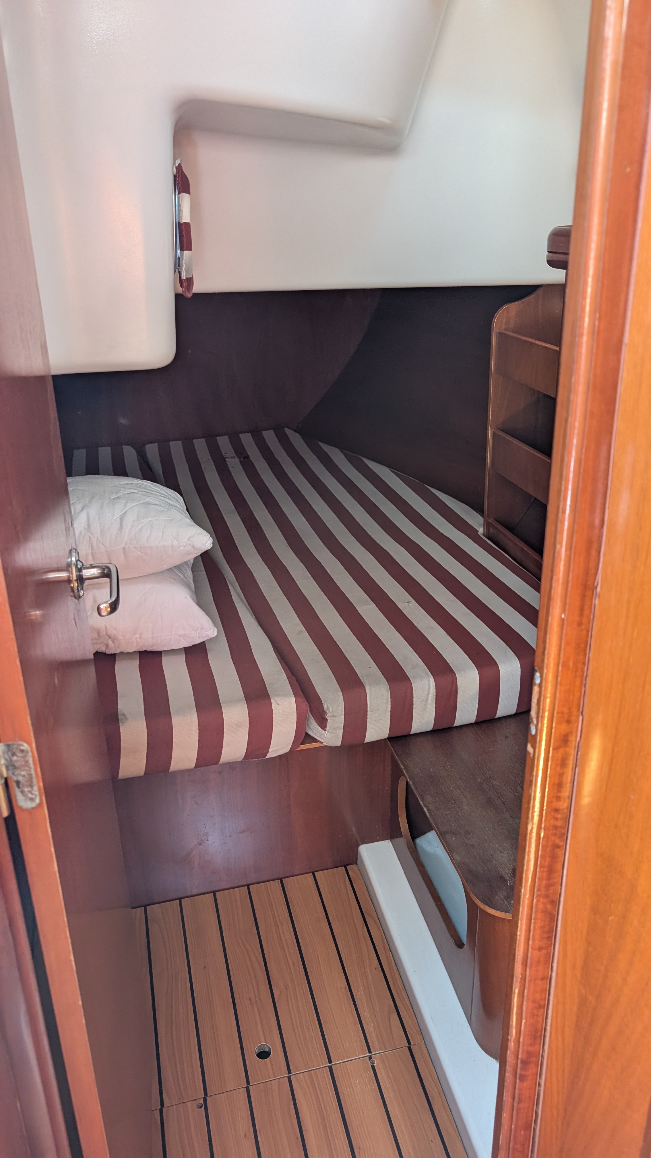 Oceanis Clipper 411 — photo 10