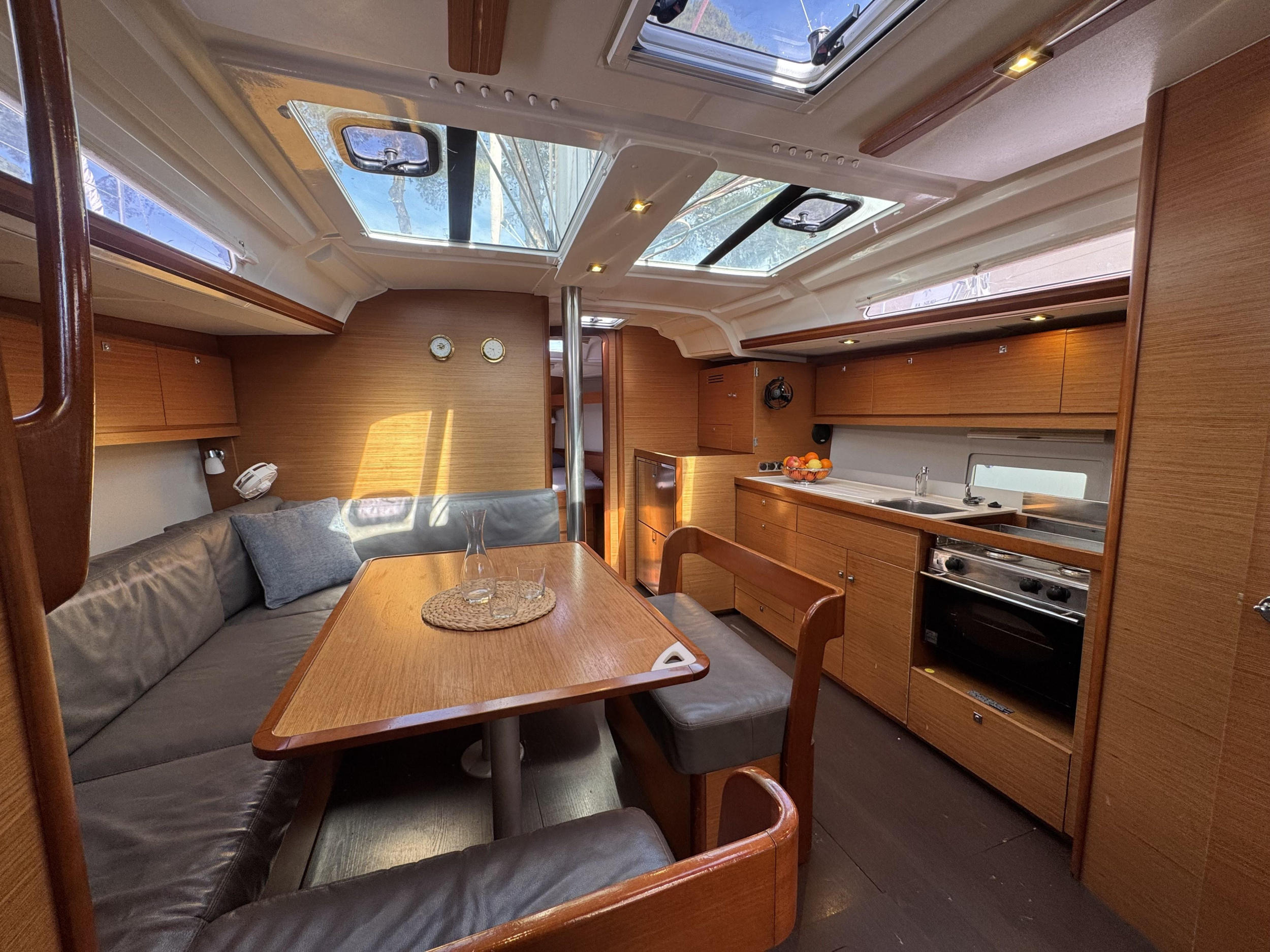 Dufour 430 GL – 4+1 CABINAS / 2 BAÑOS / 12 PAX — photo 3