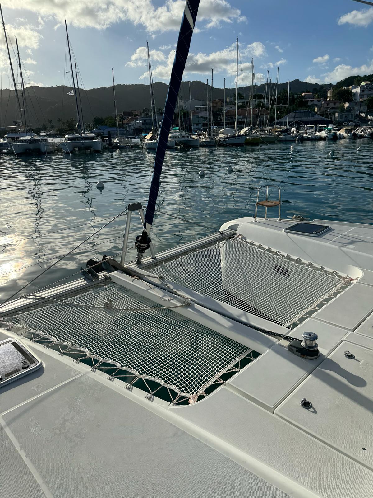 Lagoon 42 — photo 3