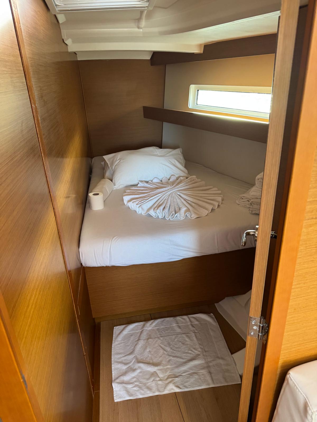 Sun Odyssey 440 — photo 7