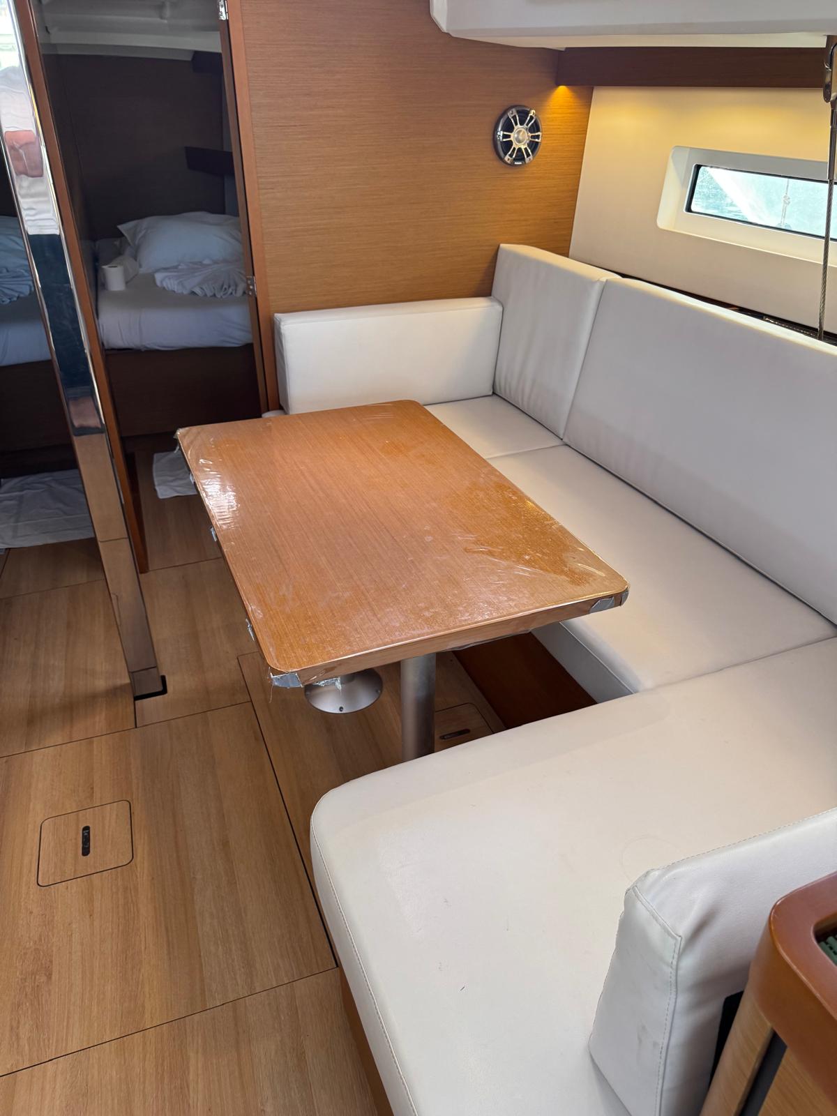 Sun Odyssey 440 — photo 4