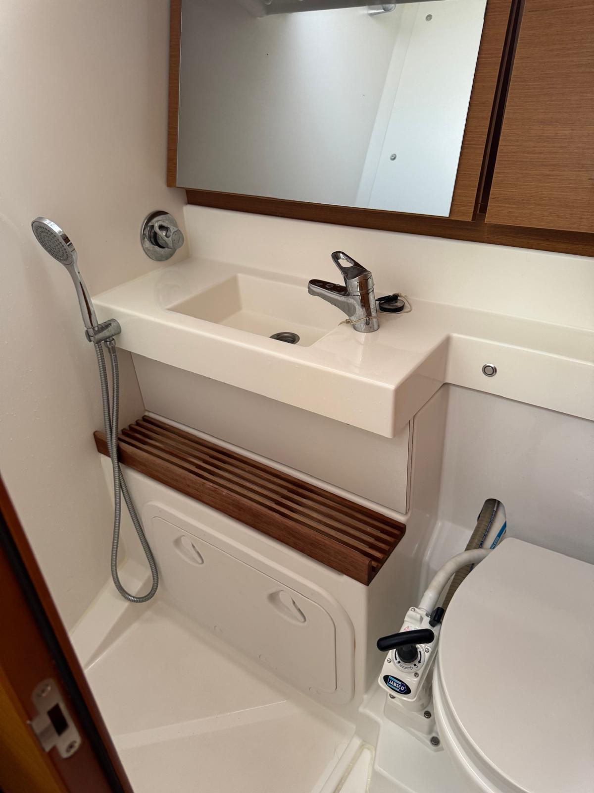 Sun Odyssey 440 — photo 3