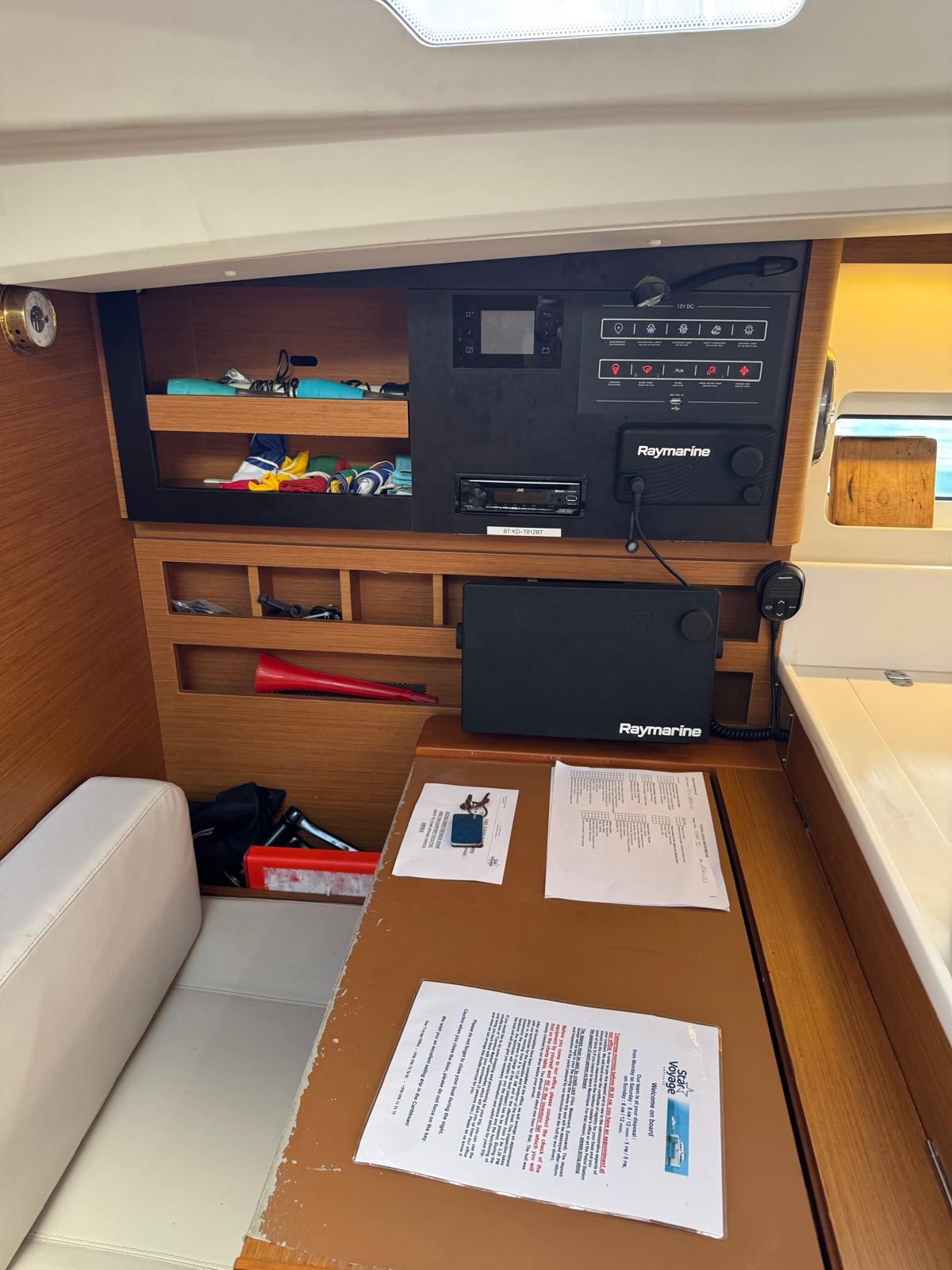 Sun Odyssey 440 — photo 8
