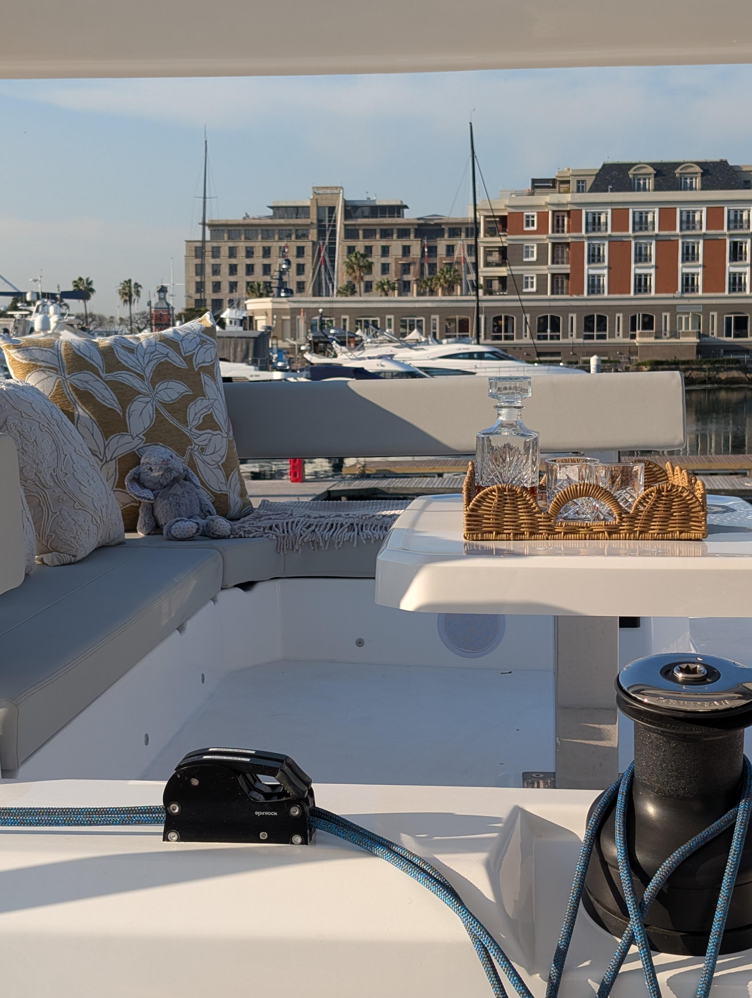 Leopard 46 — photo 4