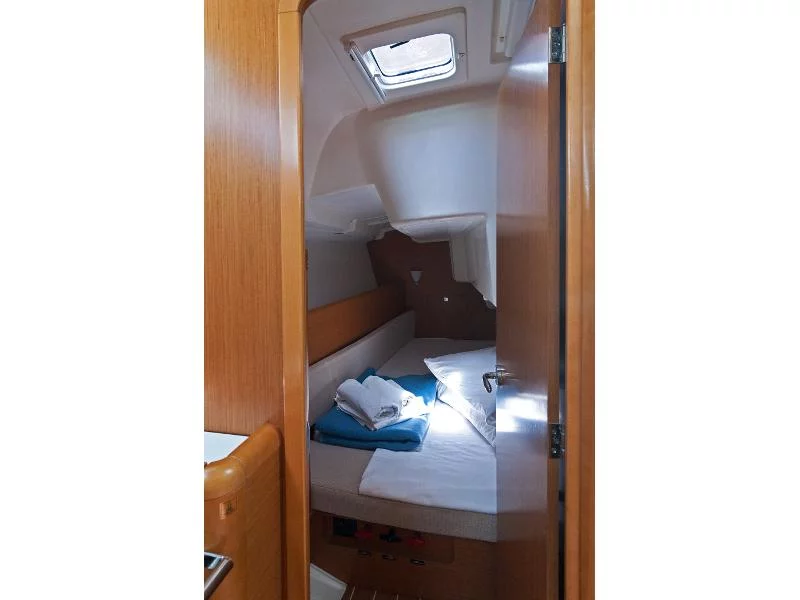Sun Odyssey 33i (Buena Suerte) interior - 6