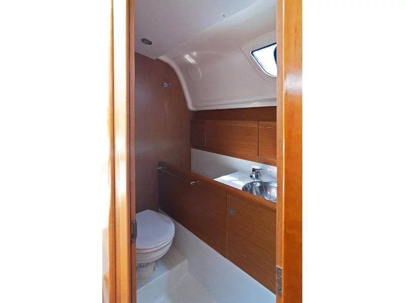 Sun Odyssey 33i (Buena Suerte) interior - 8