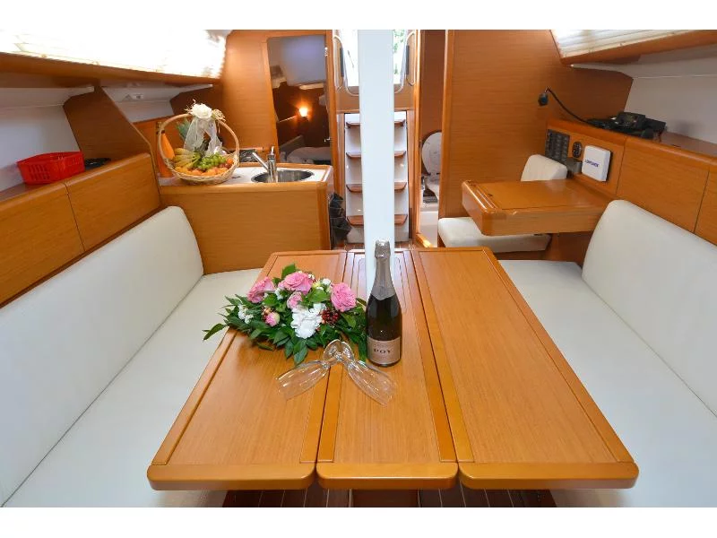 Sun Odyssey 33i (Hasta Siempre) Interior image - 1