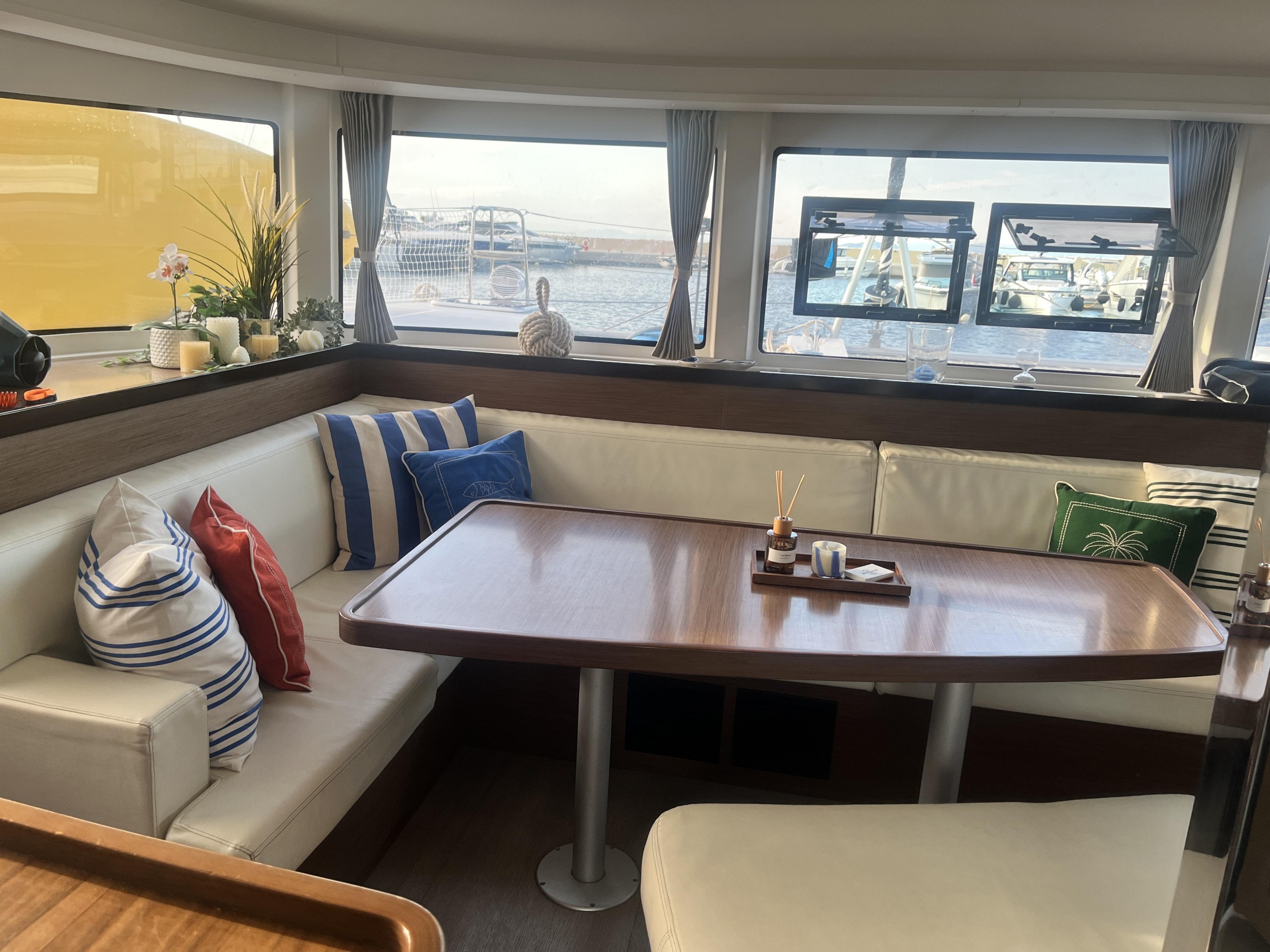 Lagoon 42 — photo 14