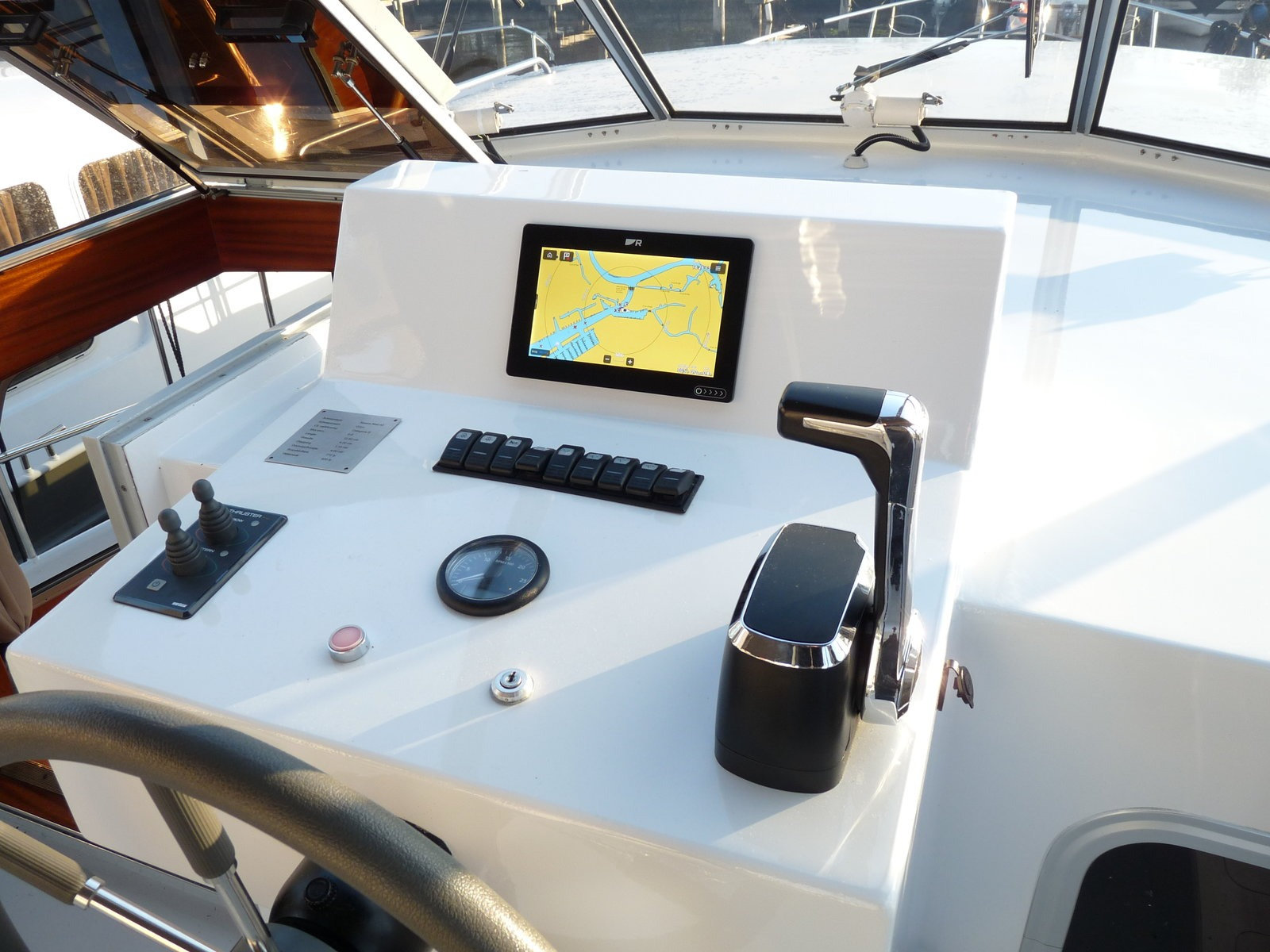 Nowee Novi 42 — photo 19