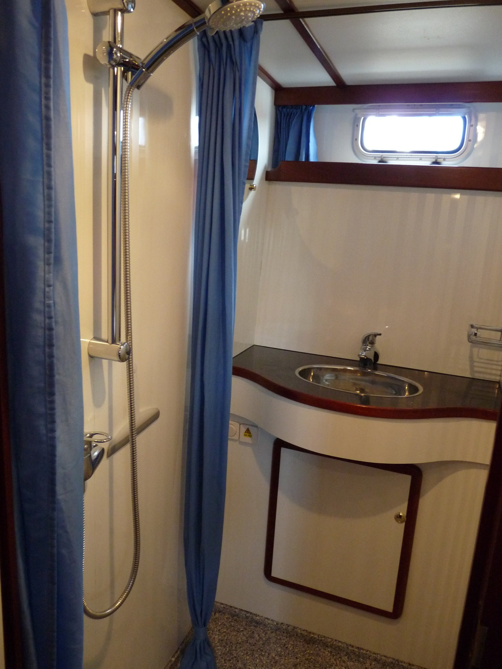 Nowee Novi 42 — photo 27