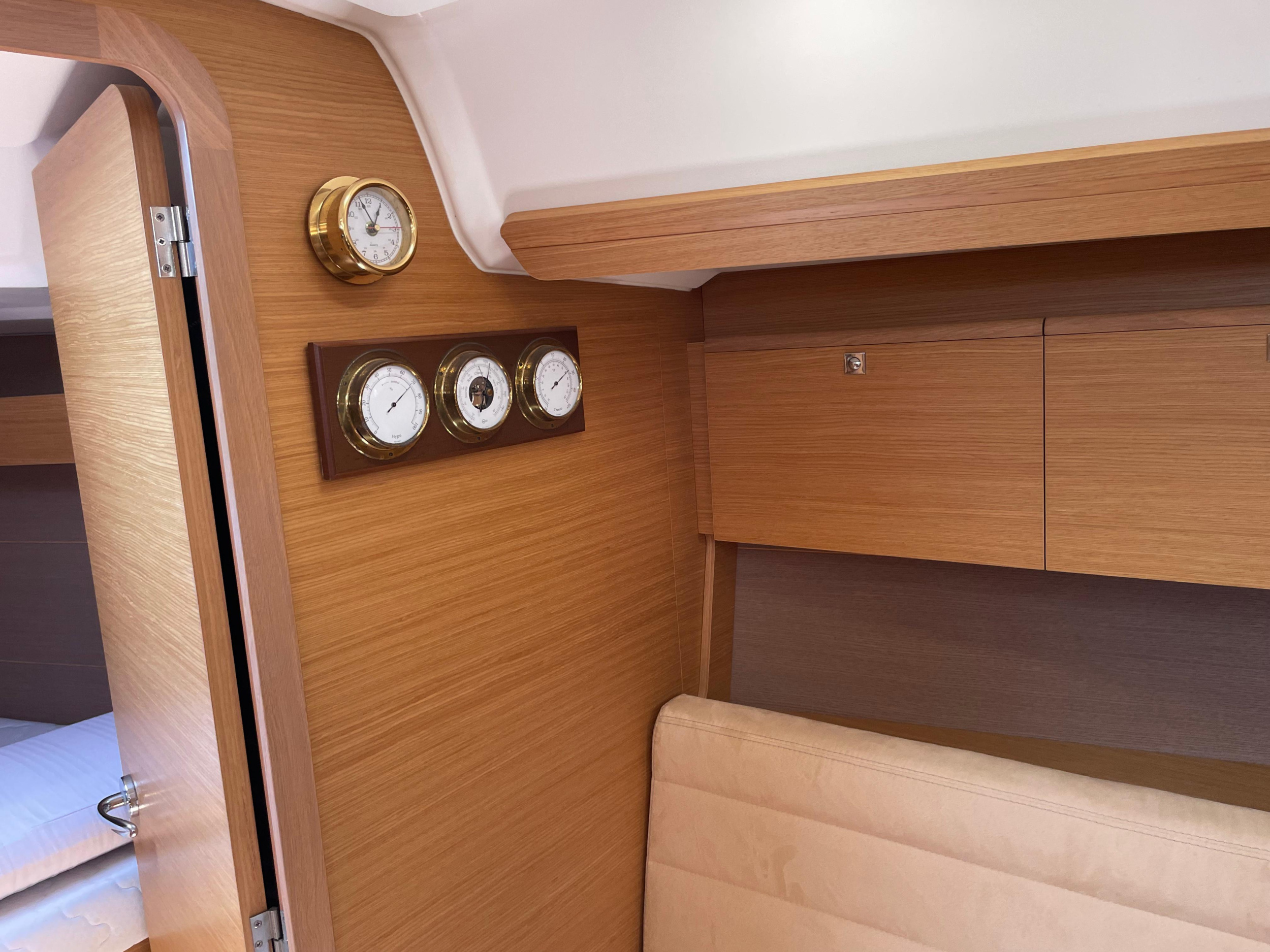 Dufour 350 Grand Large[G] — photo 4