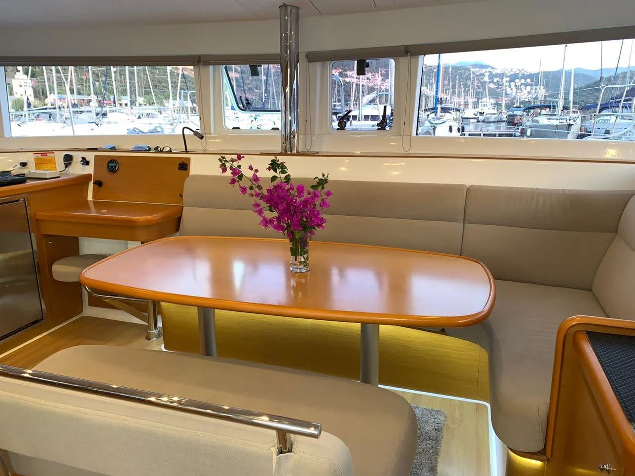 Lagoon 421 (We-dun-it) Interior image - 7