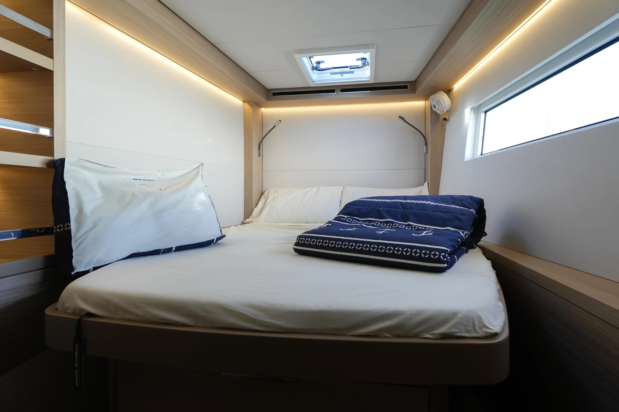 Lagoon 51 (Lady G)  - 16