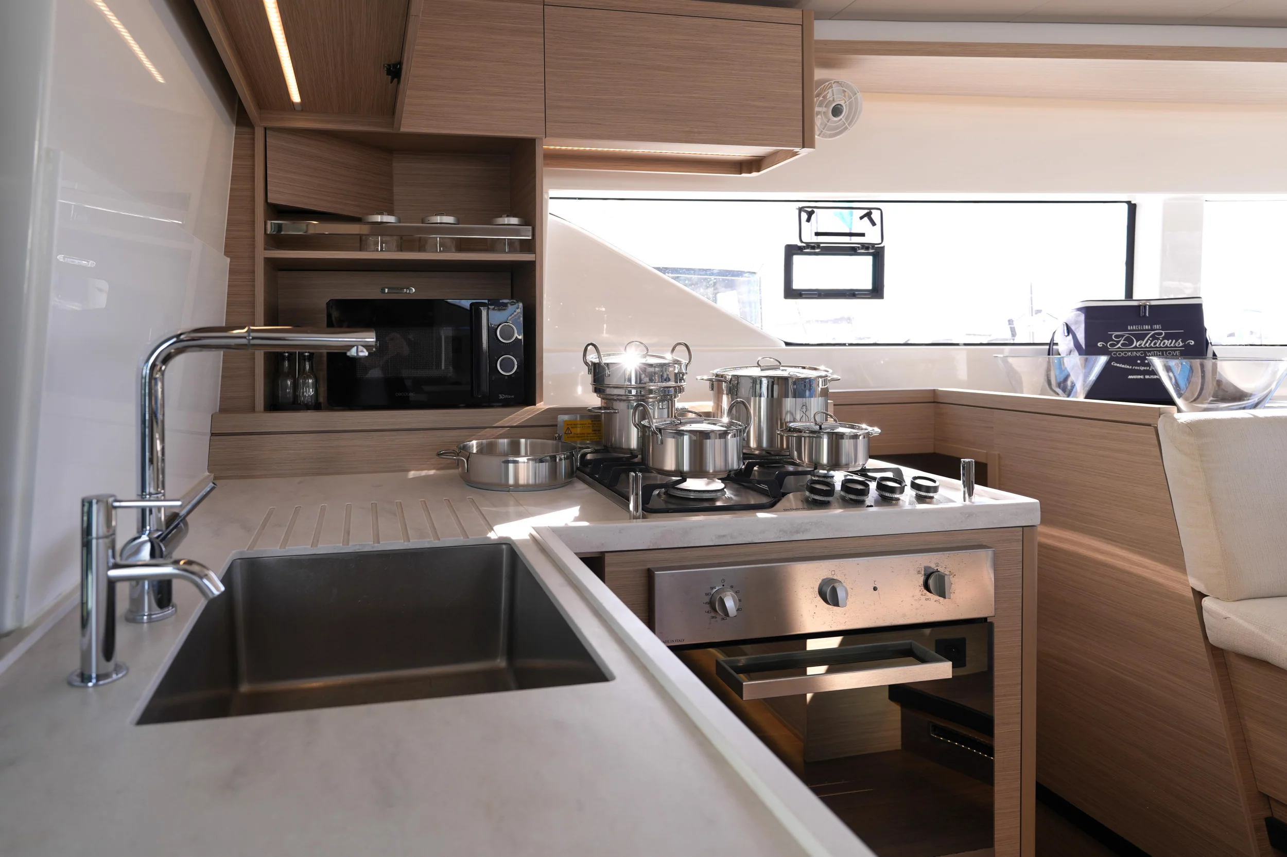 Lagoon 51 (Lady G)  - 5