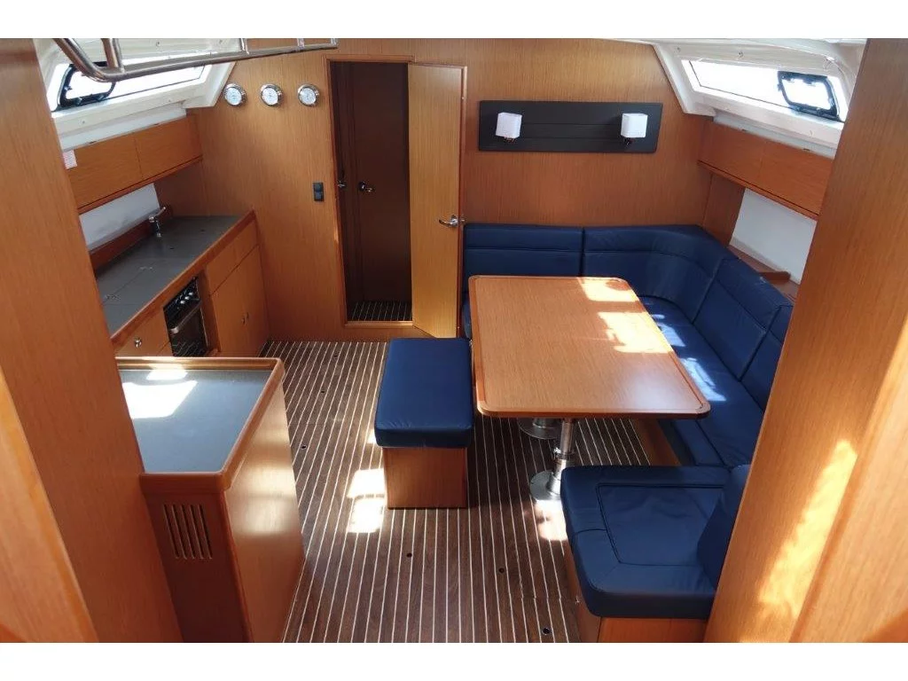 Bavaria Cruiser 46 (Dione) Interior image - 2