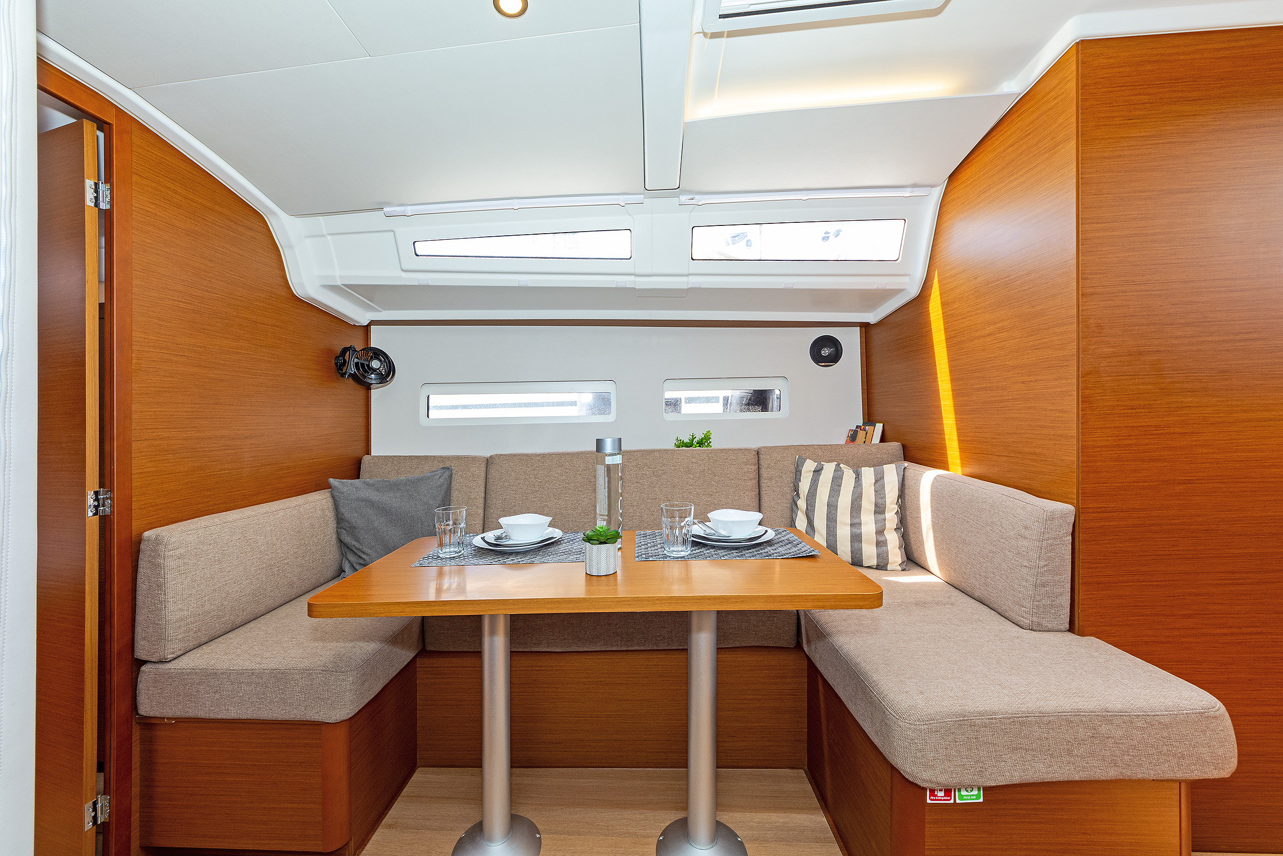 Sun Odyssey 410 — photo 9