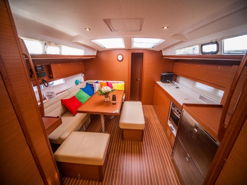 Interior image - 2