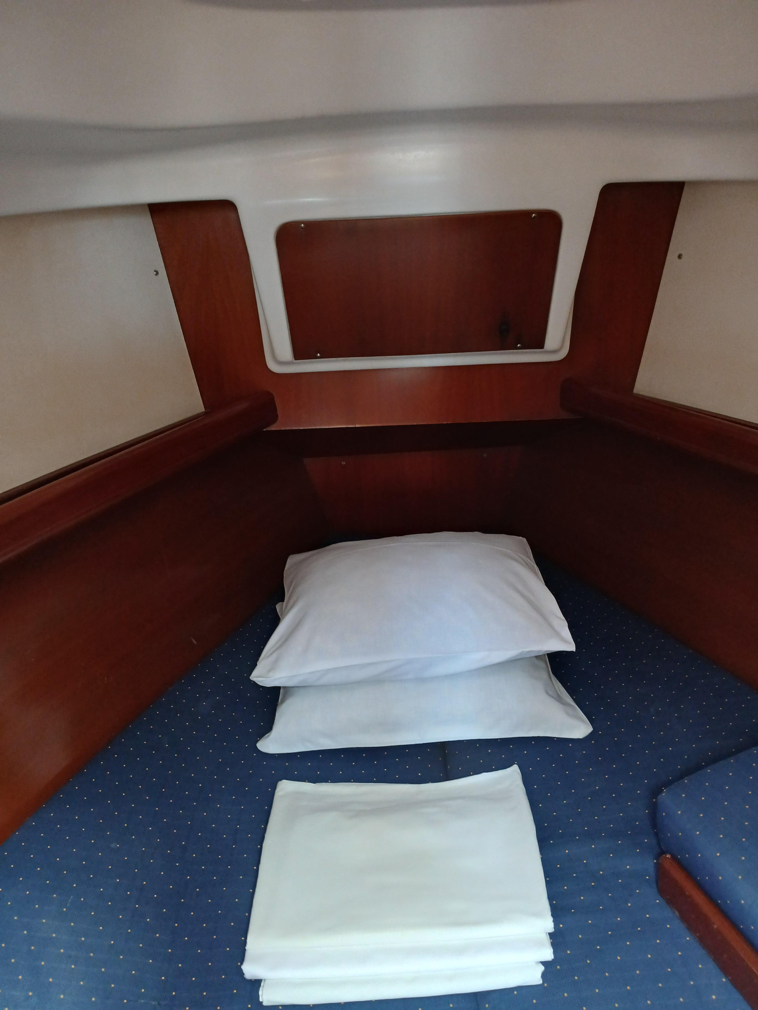 Beneteau Oceanis 331 Clipper — photo 11