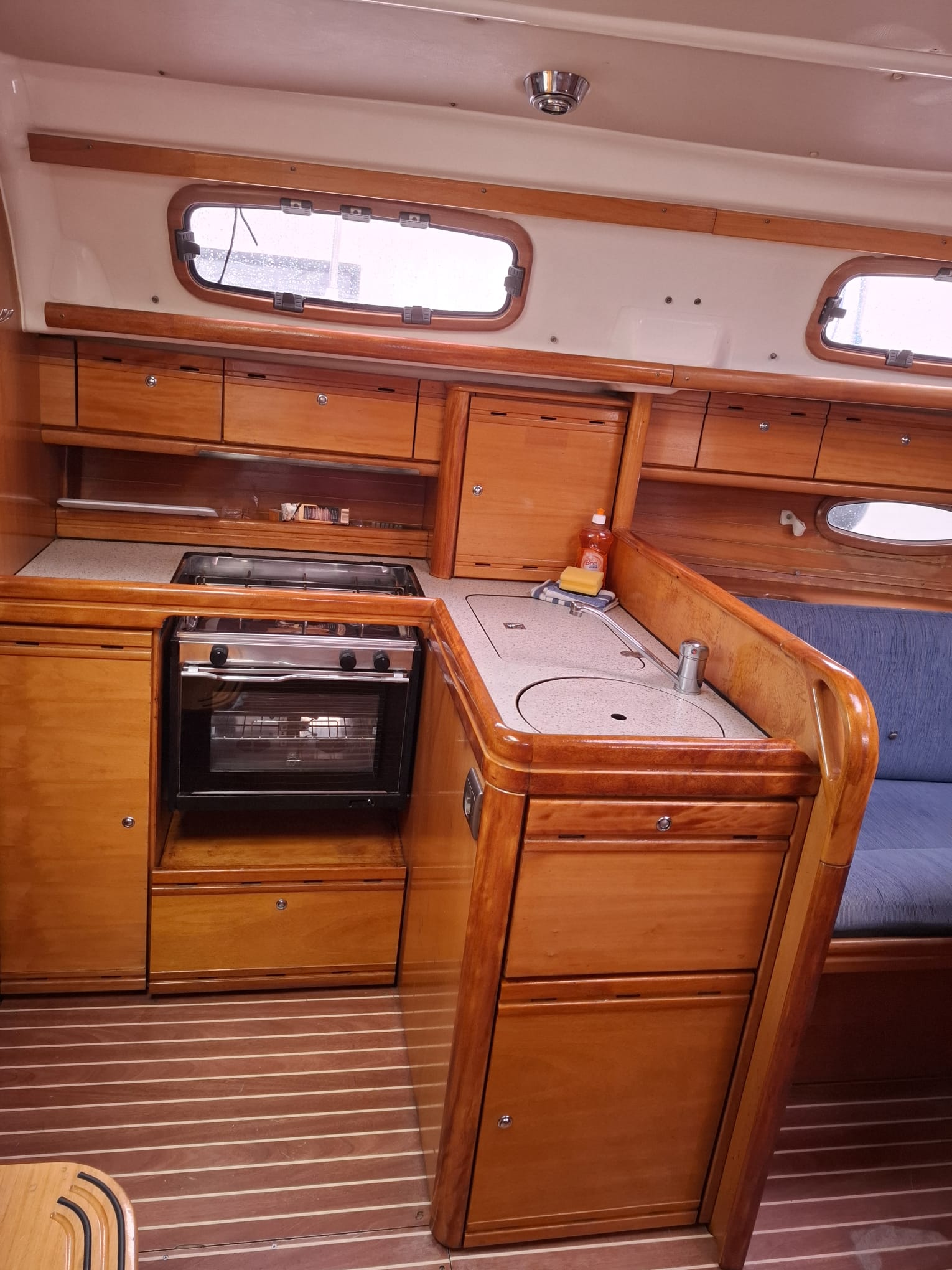 Bavaria 33 Cruiser — photo 13