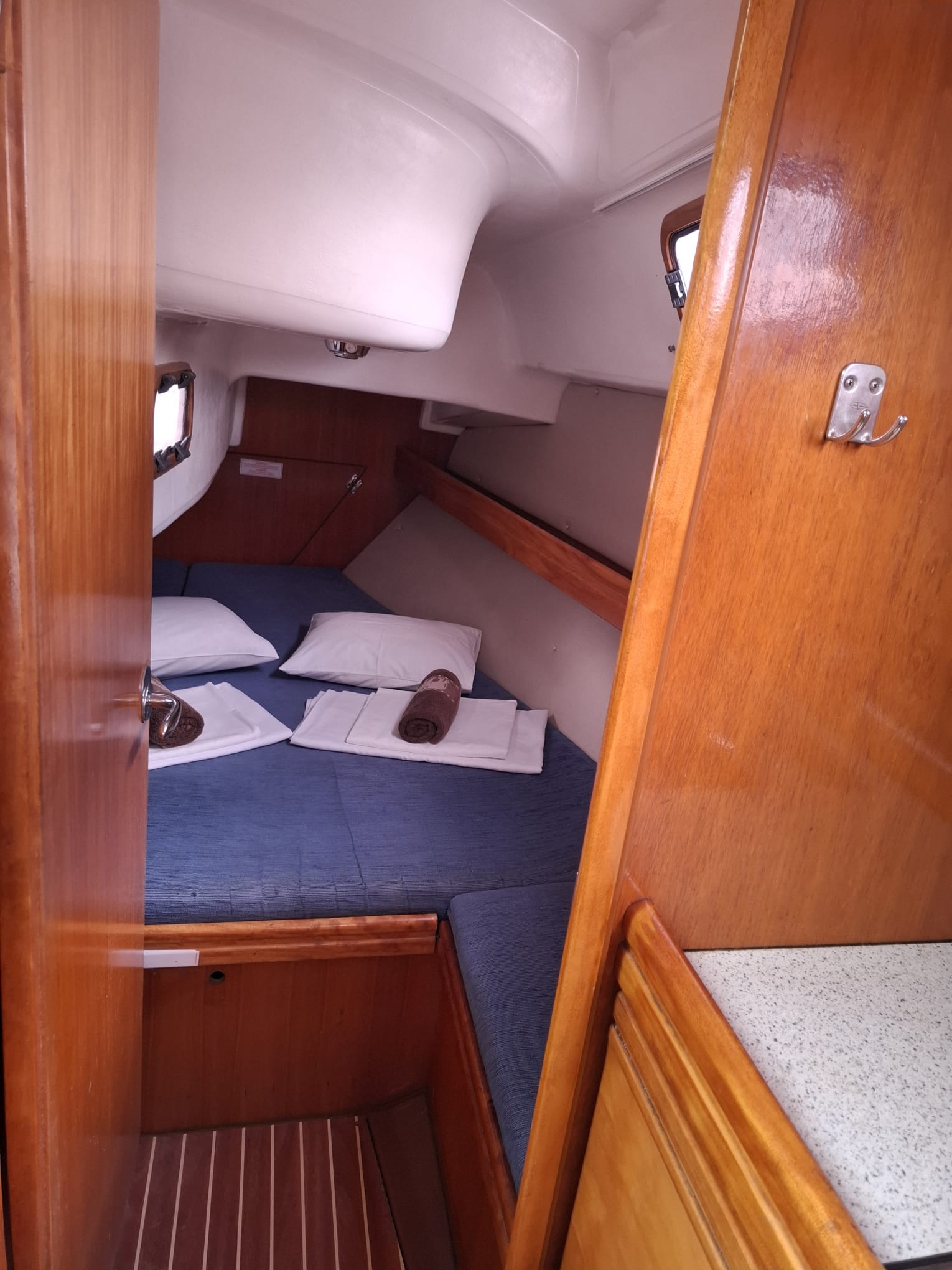Bavaria 33 Cruiser — photo 3