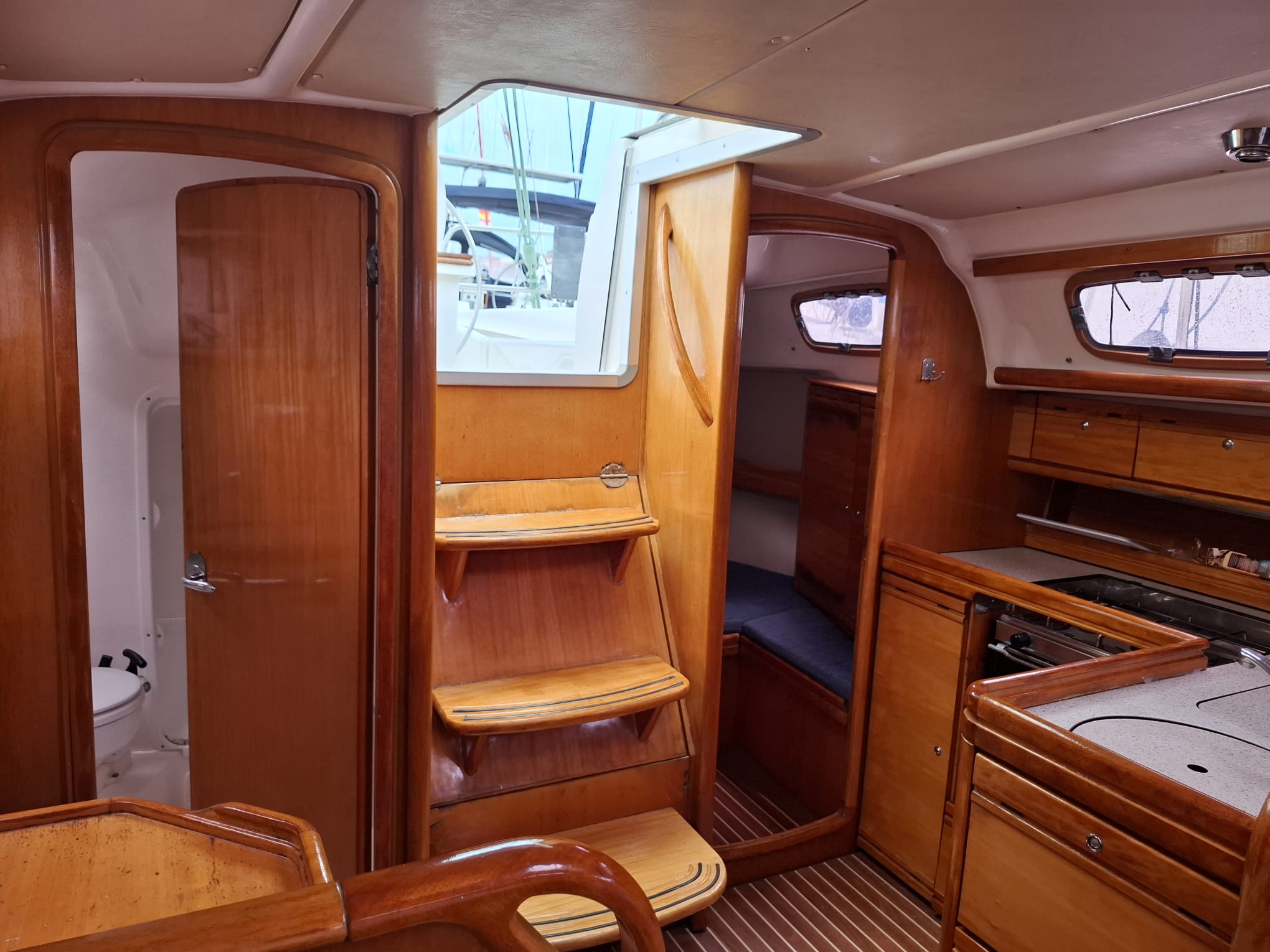 Bavaria 33 Cruiser — photo 8